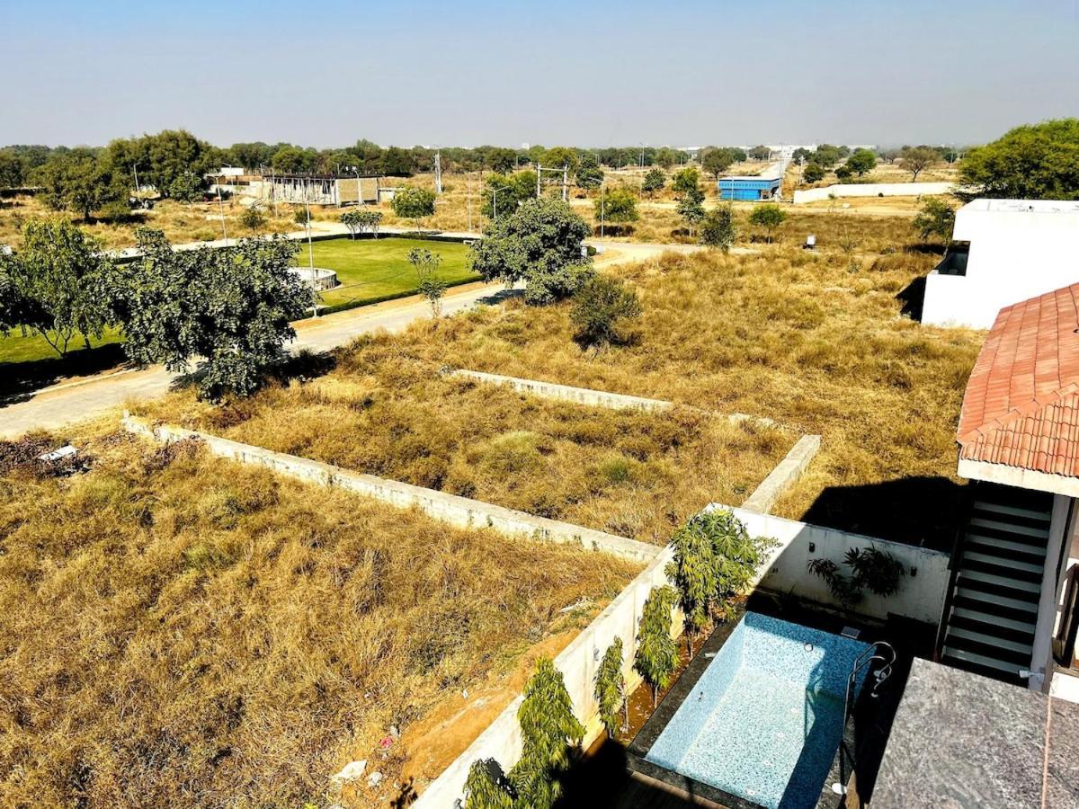 Fox N Flute - The Urban Village Villa