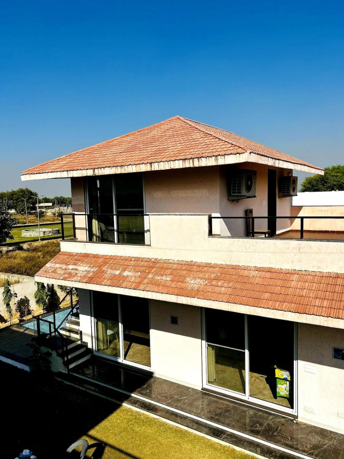 Fox N Flute - The Urban Village Villa *