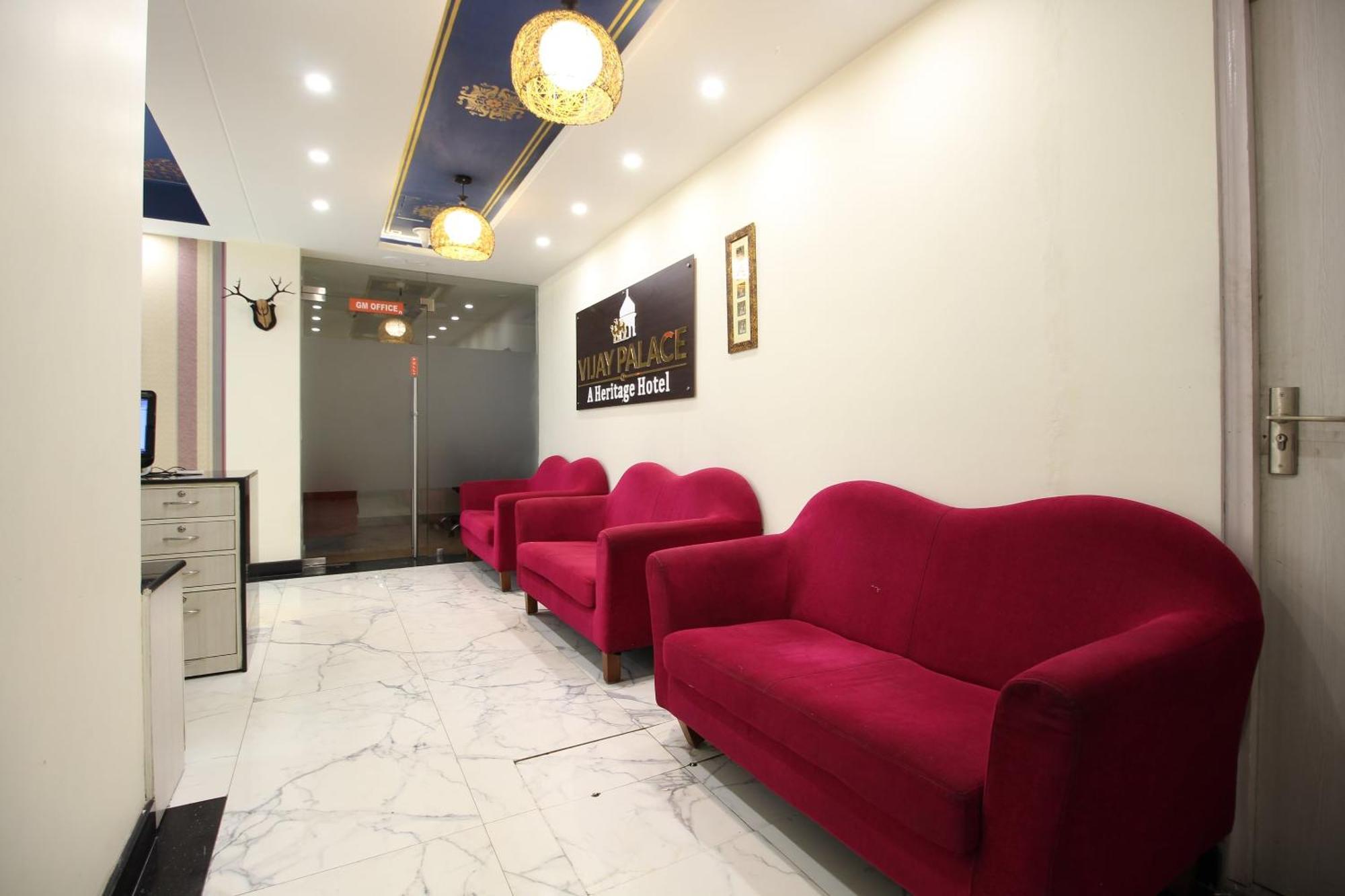 Collection O Vijay Palace Hotel