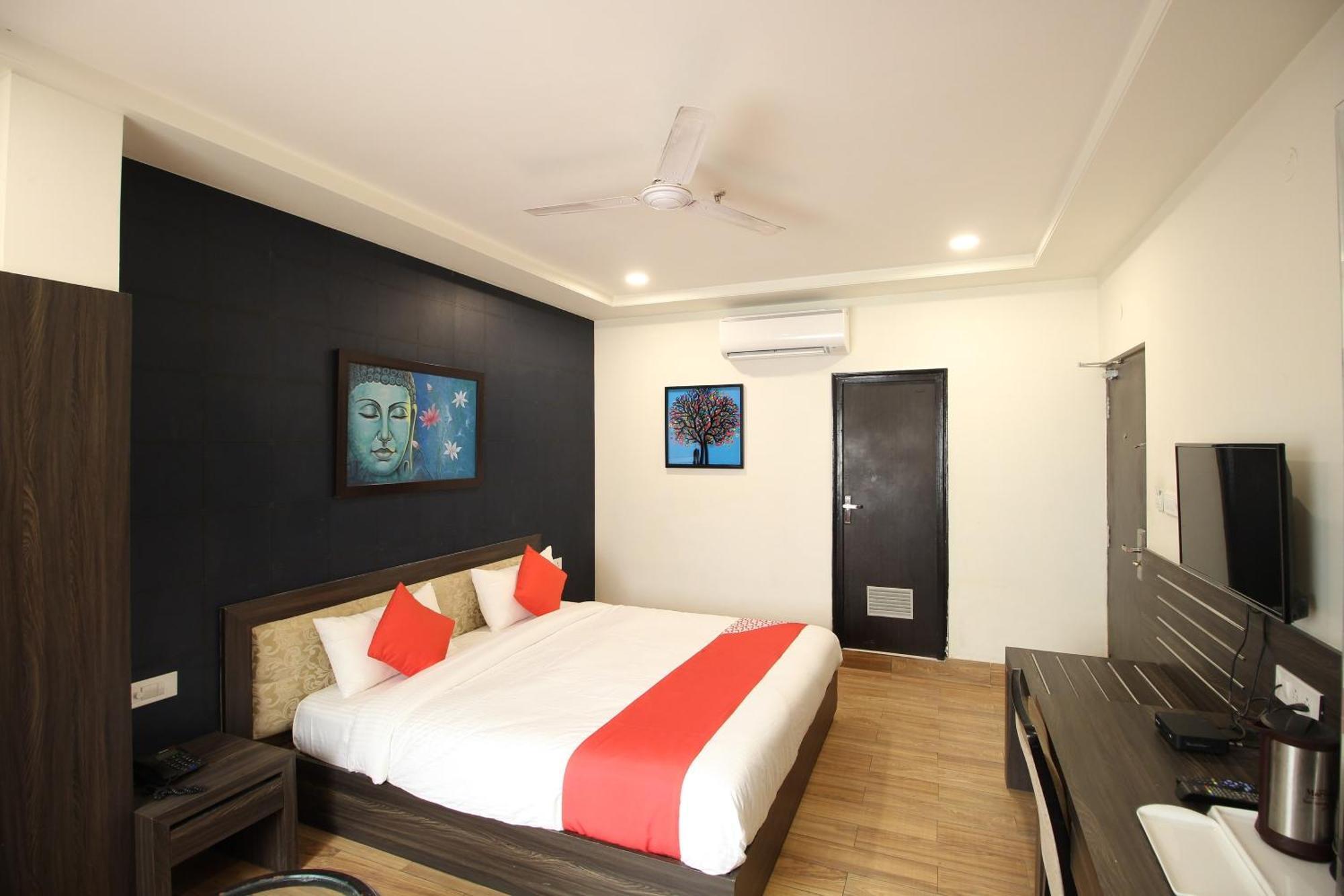 Collection O Vijay Palace 4*
