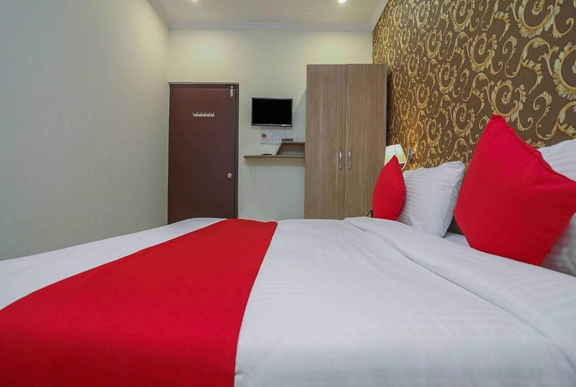 Hotel O Palm Town Jaipur