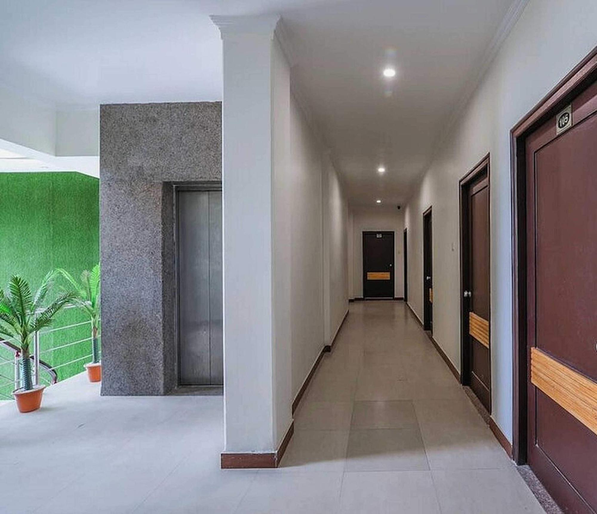 Hotel O Palm Town 4*