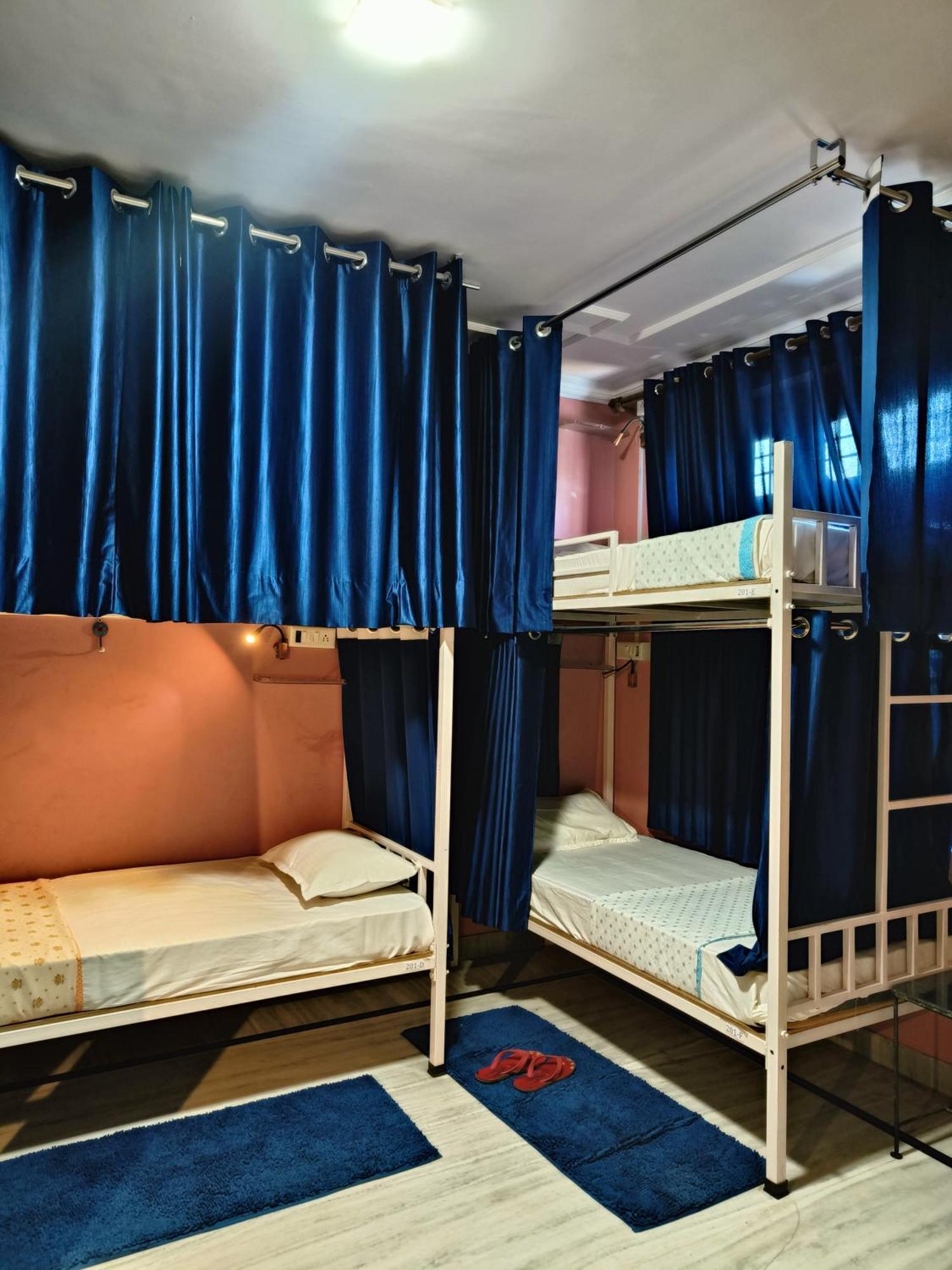 Ohh Hostler 4*