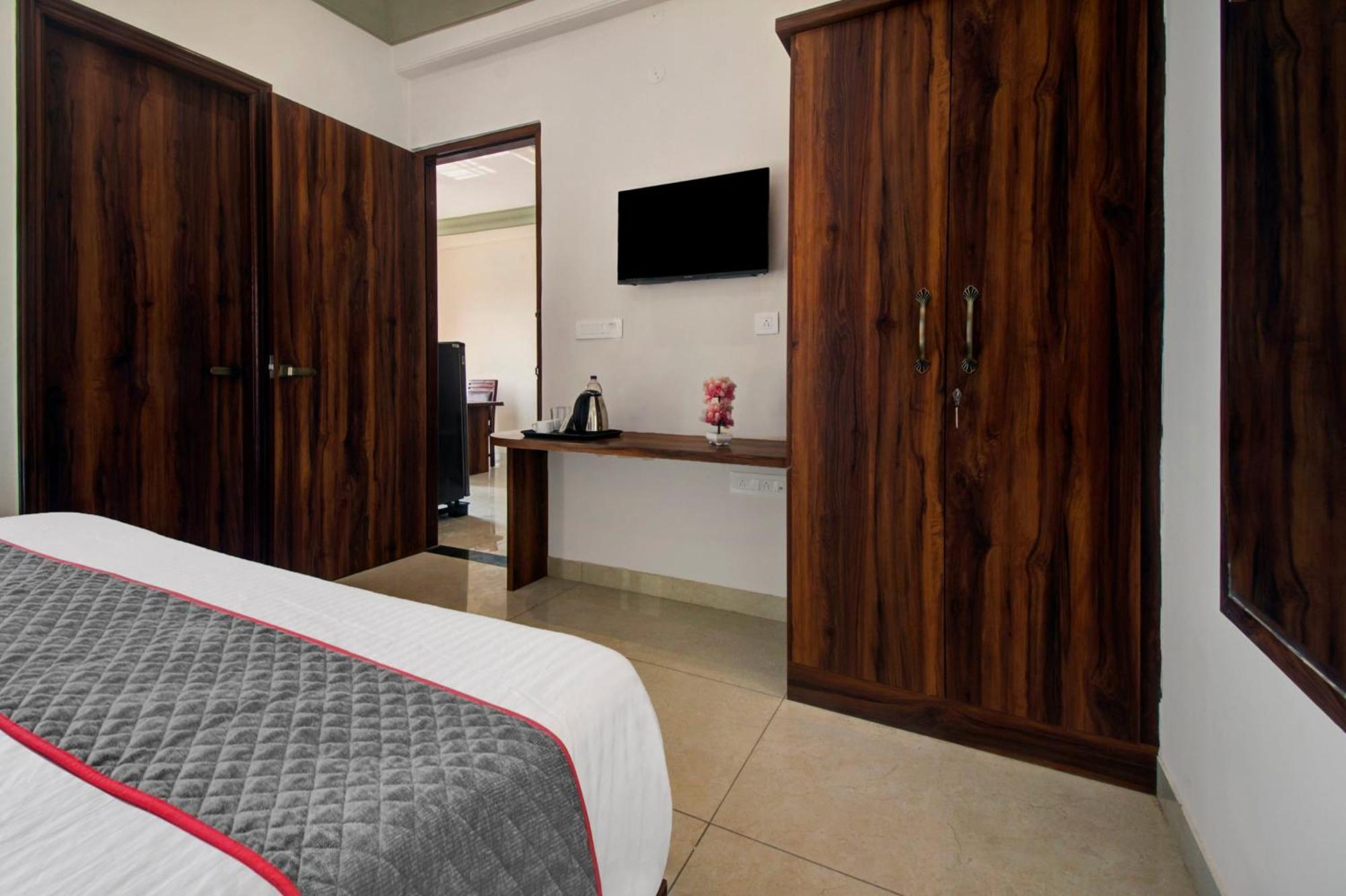Hotel O Bunglow 18 *