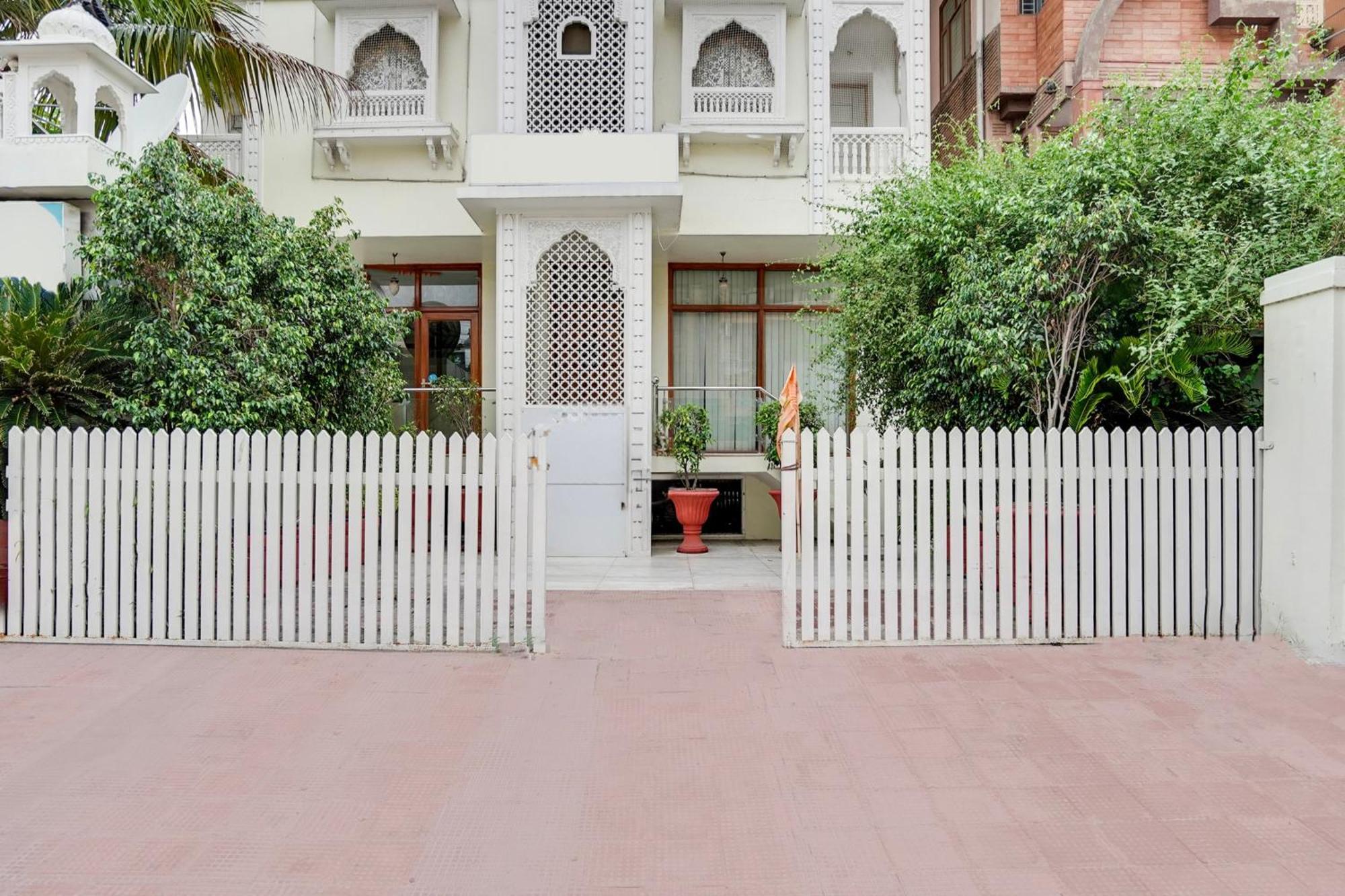 Super Townhouse Durgapura Formerly Gumaan Heritage 4* Jaipur