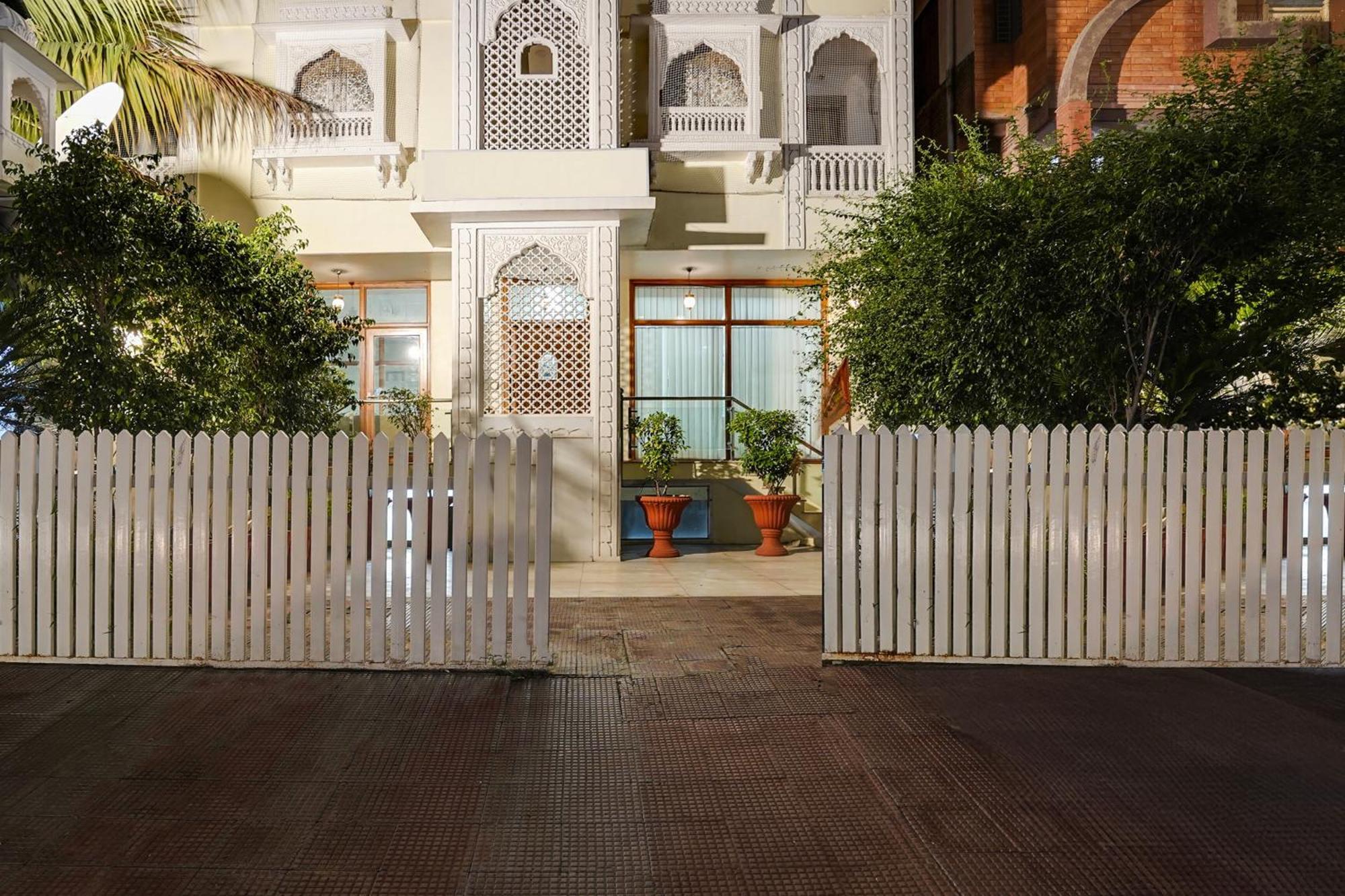 Hotel Super Townhouse Durgapura Formerly Gumaan Heritage Jaipur