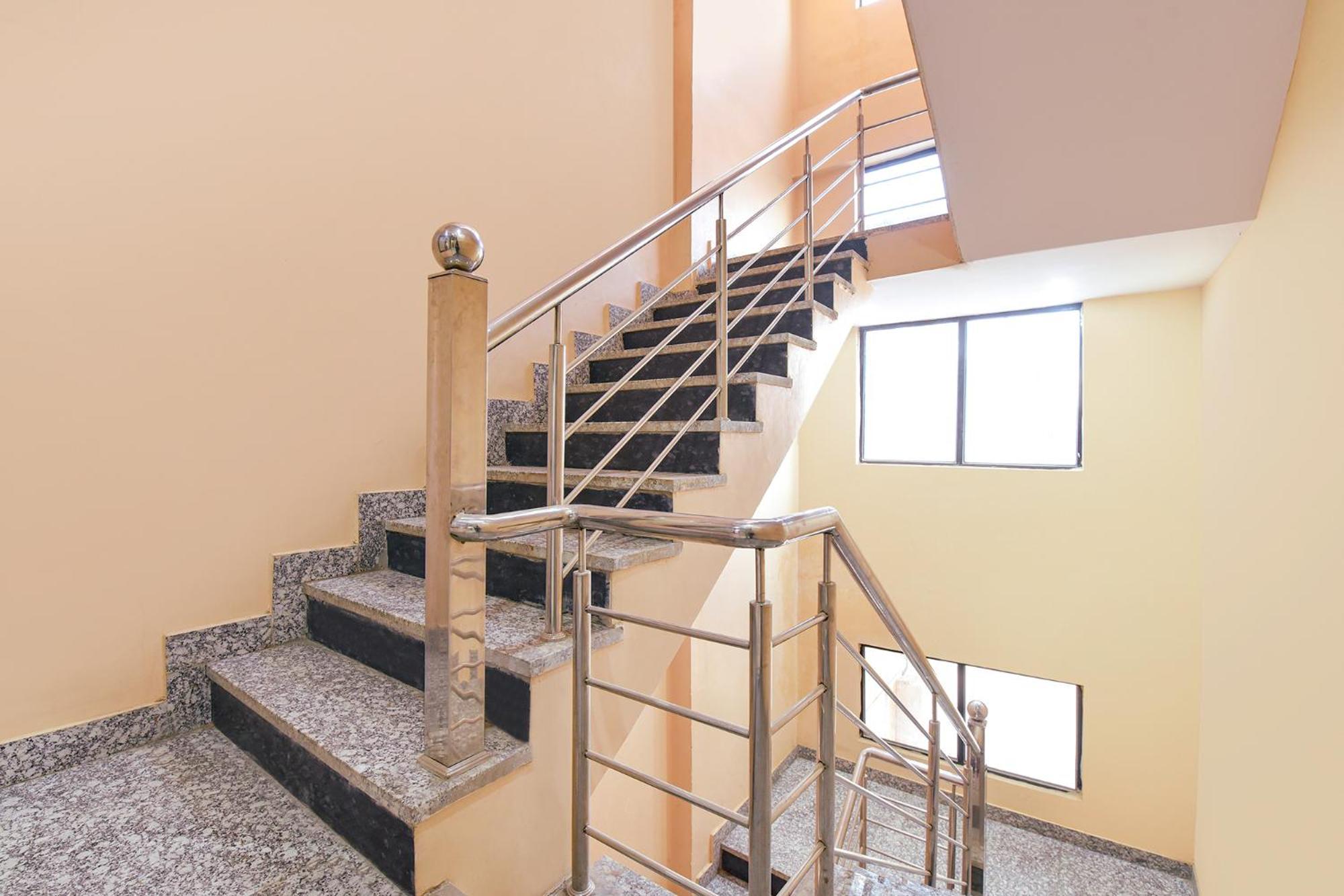 Hotel Fabhotel Sr Jaipur