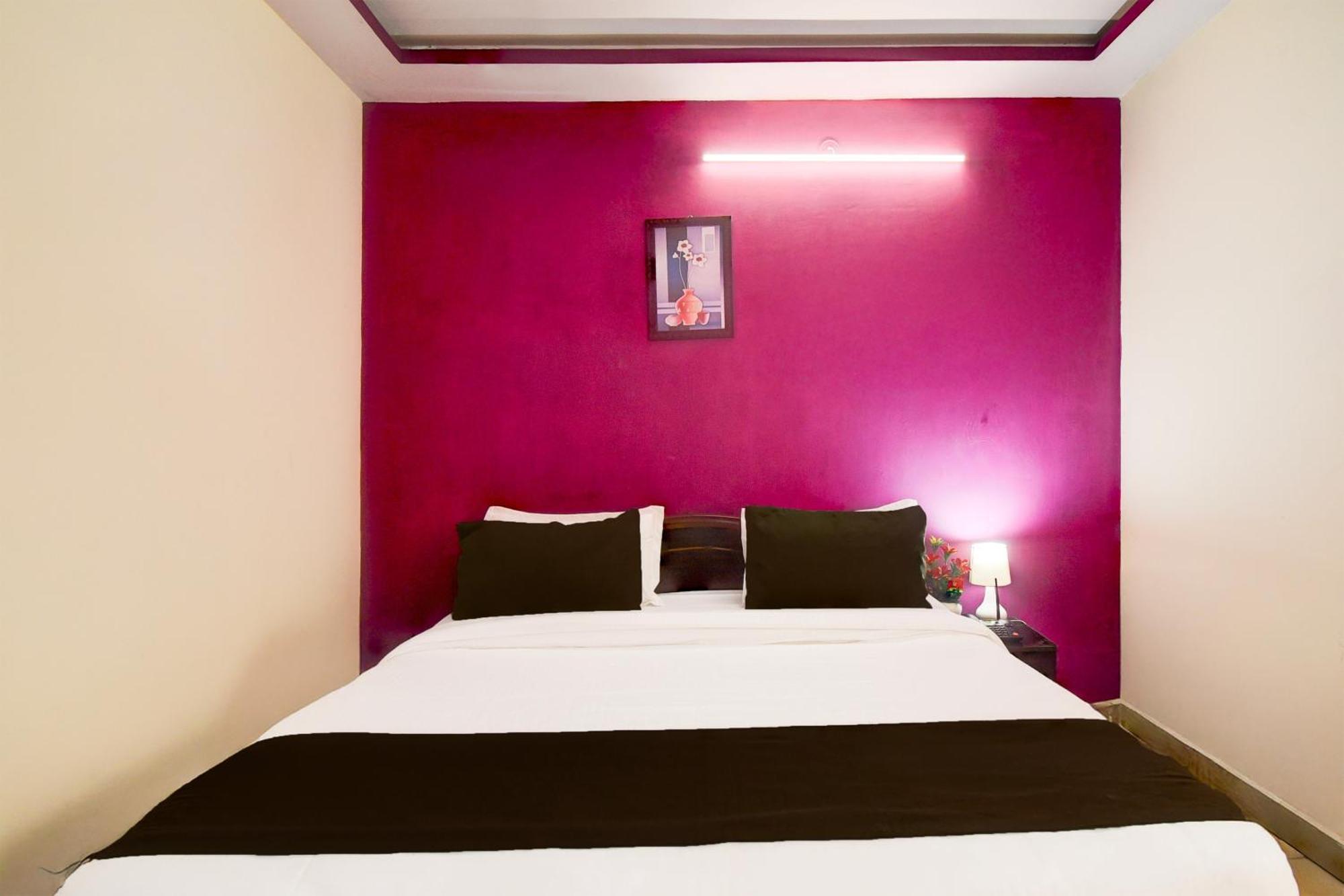 O Pragati Prime Hotel 3*