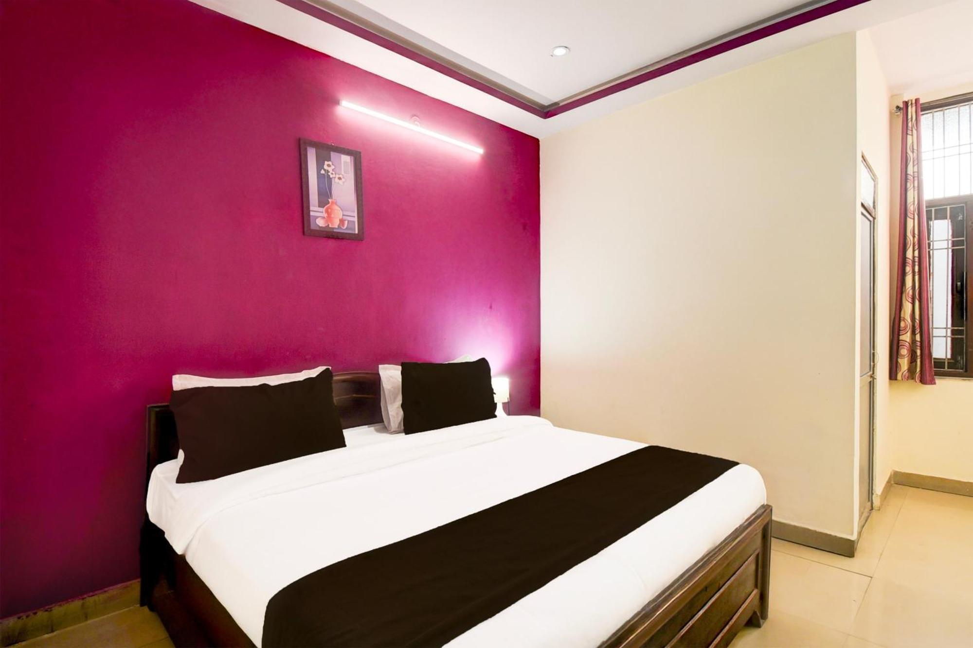O Pragati Prime Hotel 3*