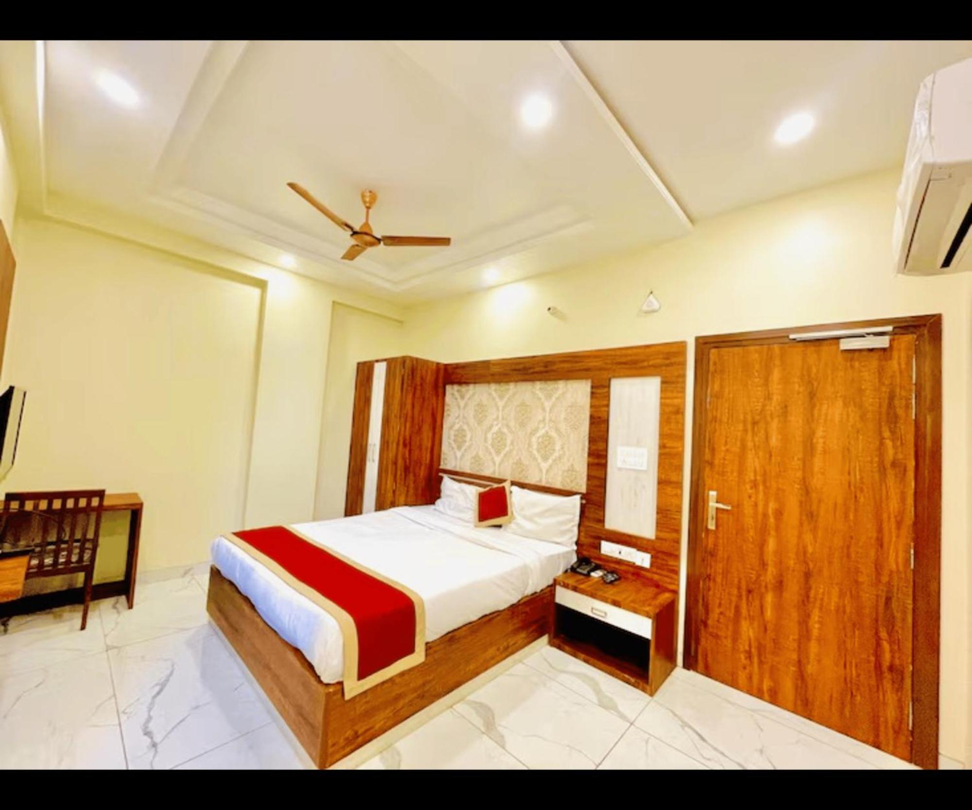 Hari Hotel 3*