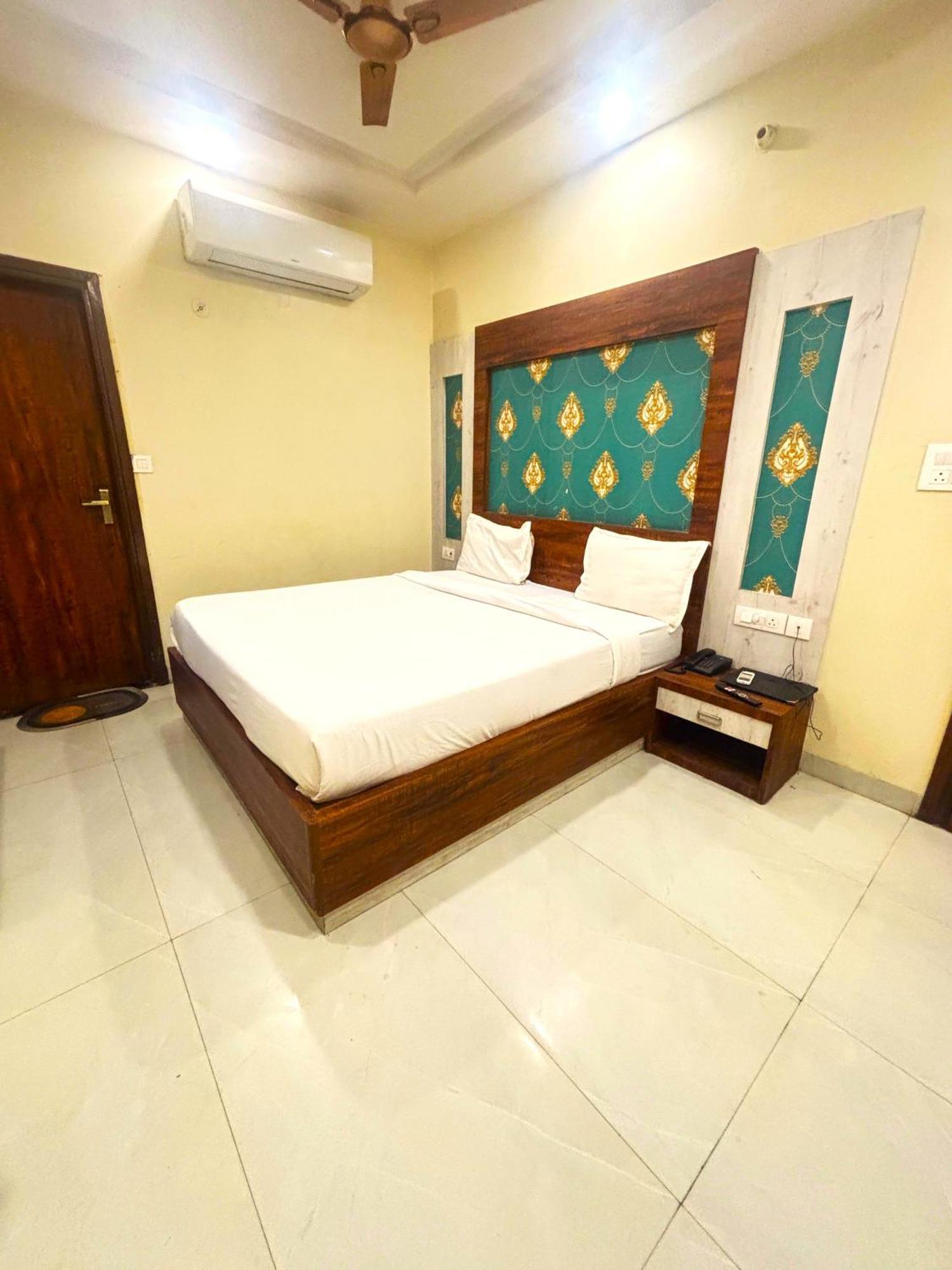 Hari Hotel 3*