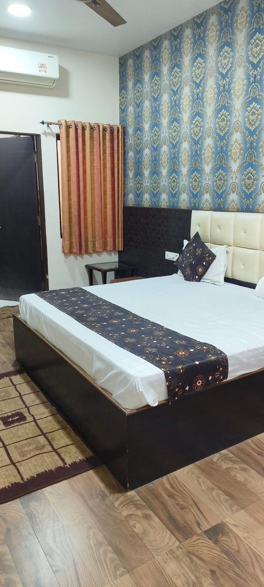 The Raj 3*