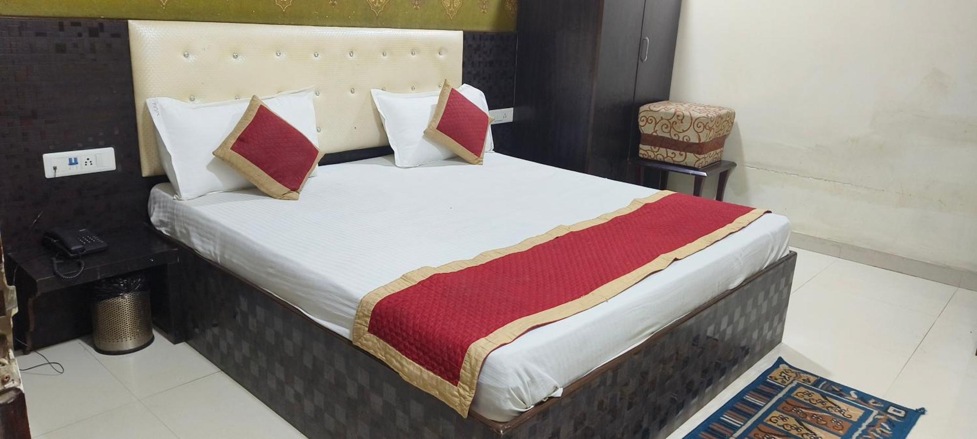 Hotel The Raj