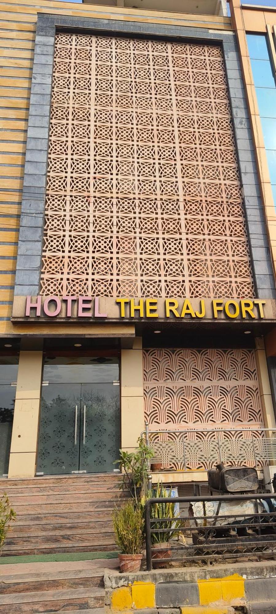 The Raj 3*