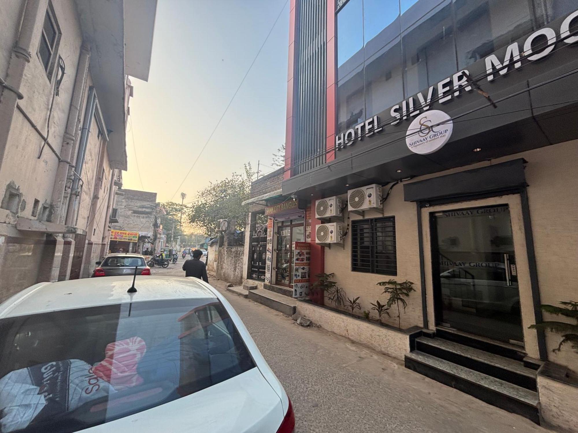 Silver Moon-200 Meter Junction