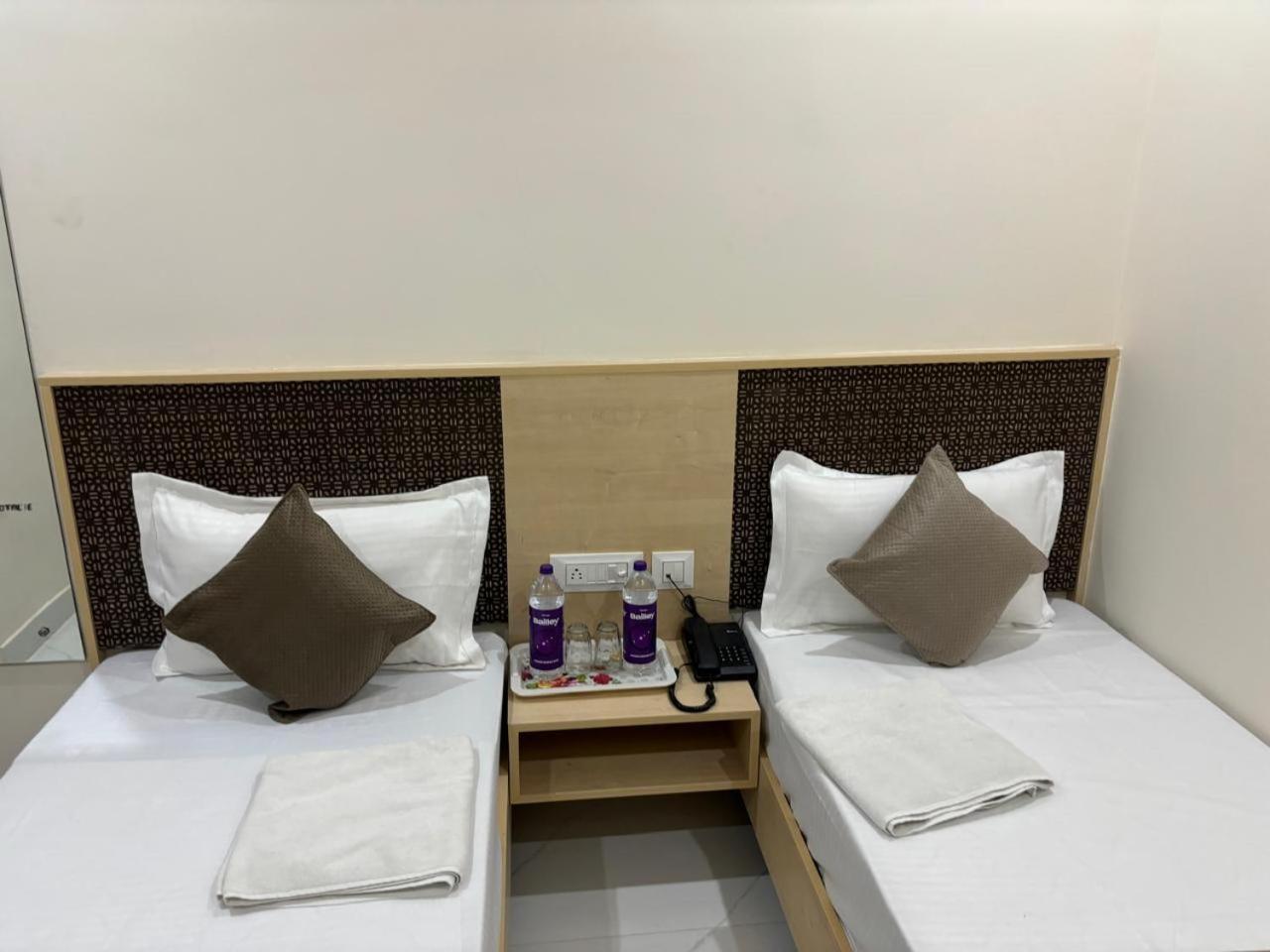 Silver Moon-200 Meter Junction 3* Jaipur