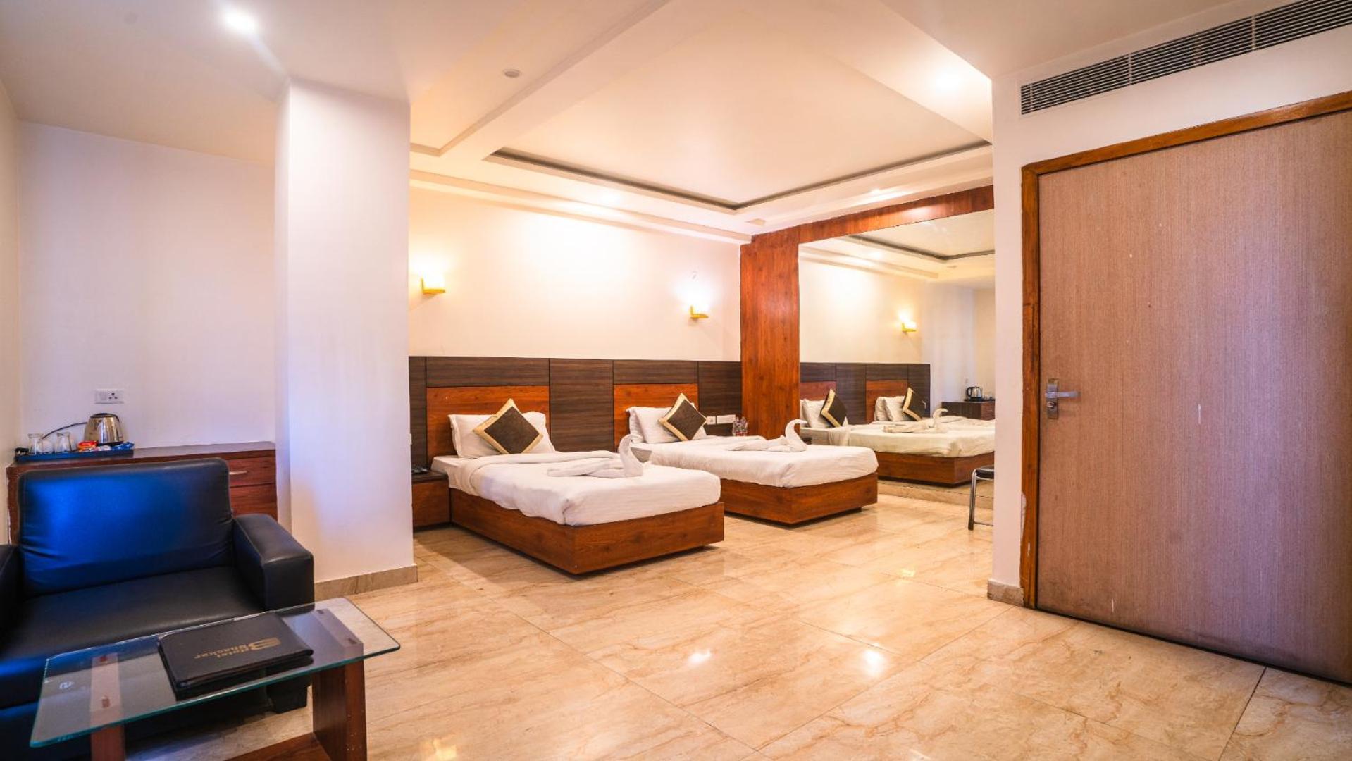 Bhaskar Hotel