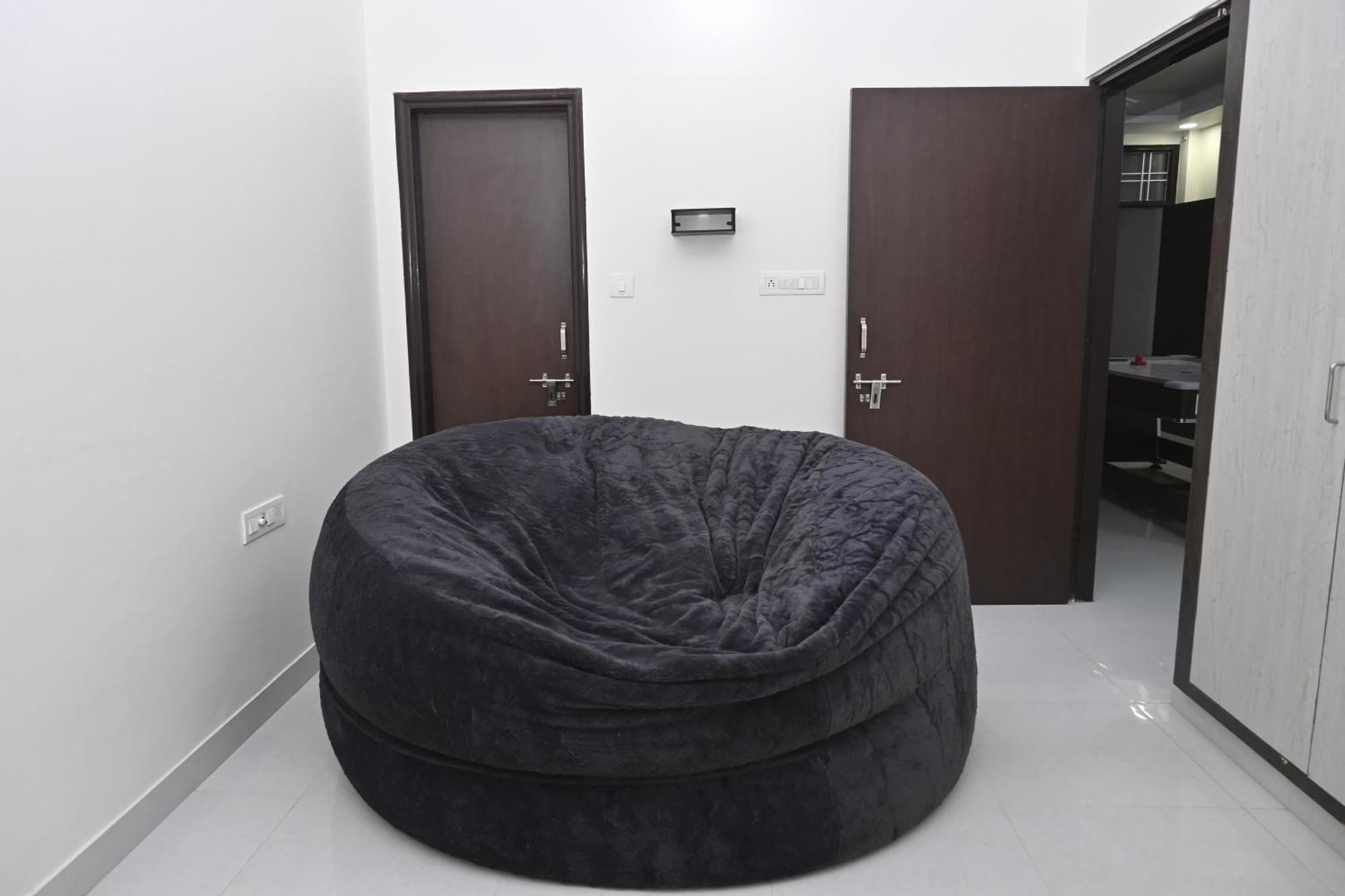 Apartment Tranquil In A Beautiful Setting With Games