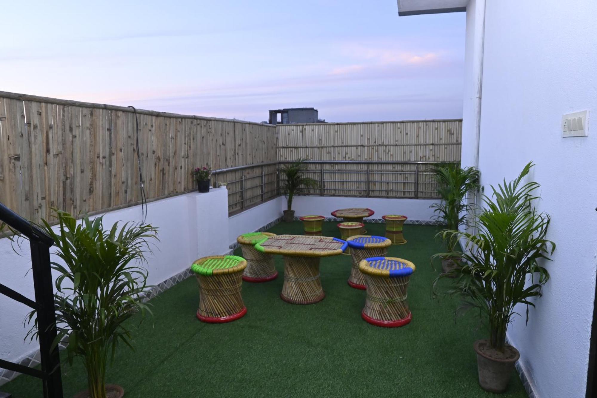 Tranquil In A Beautiful Setting With Games Apartment *