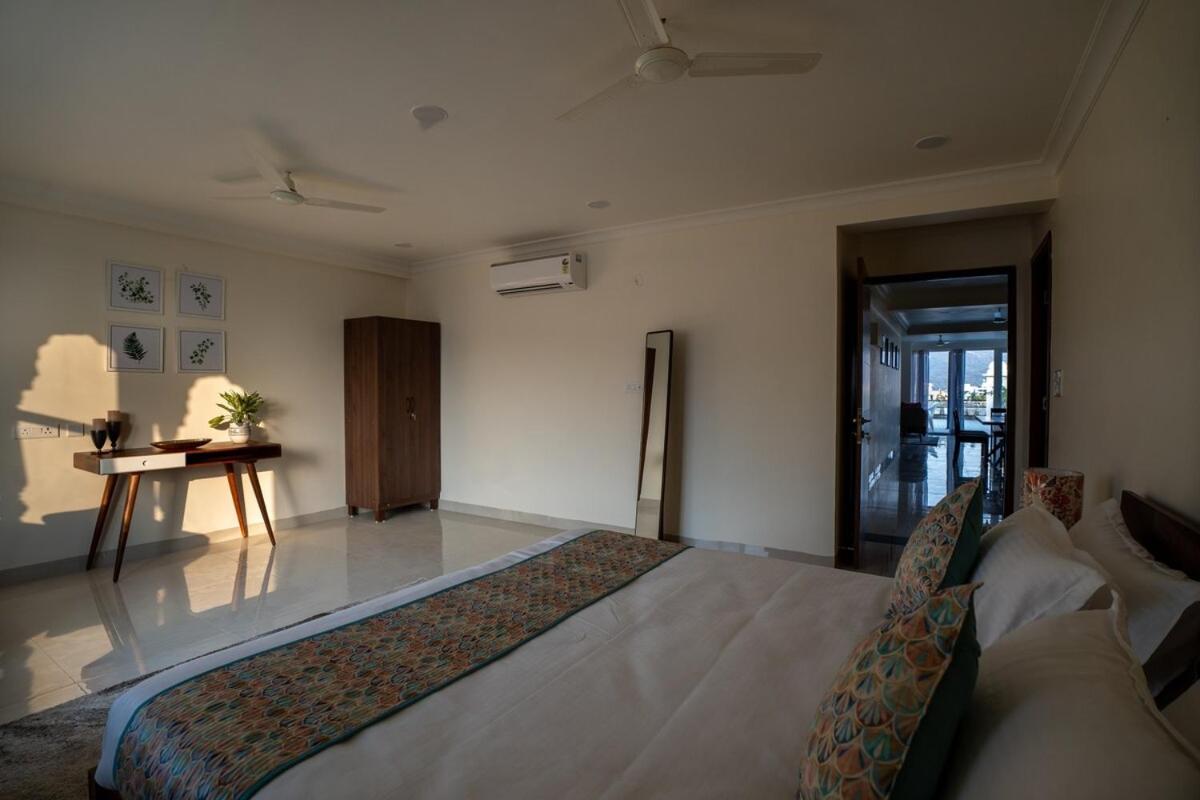 4bhk Penthouse-amber In The Dunes, Amer Road Apartment