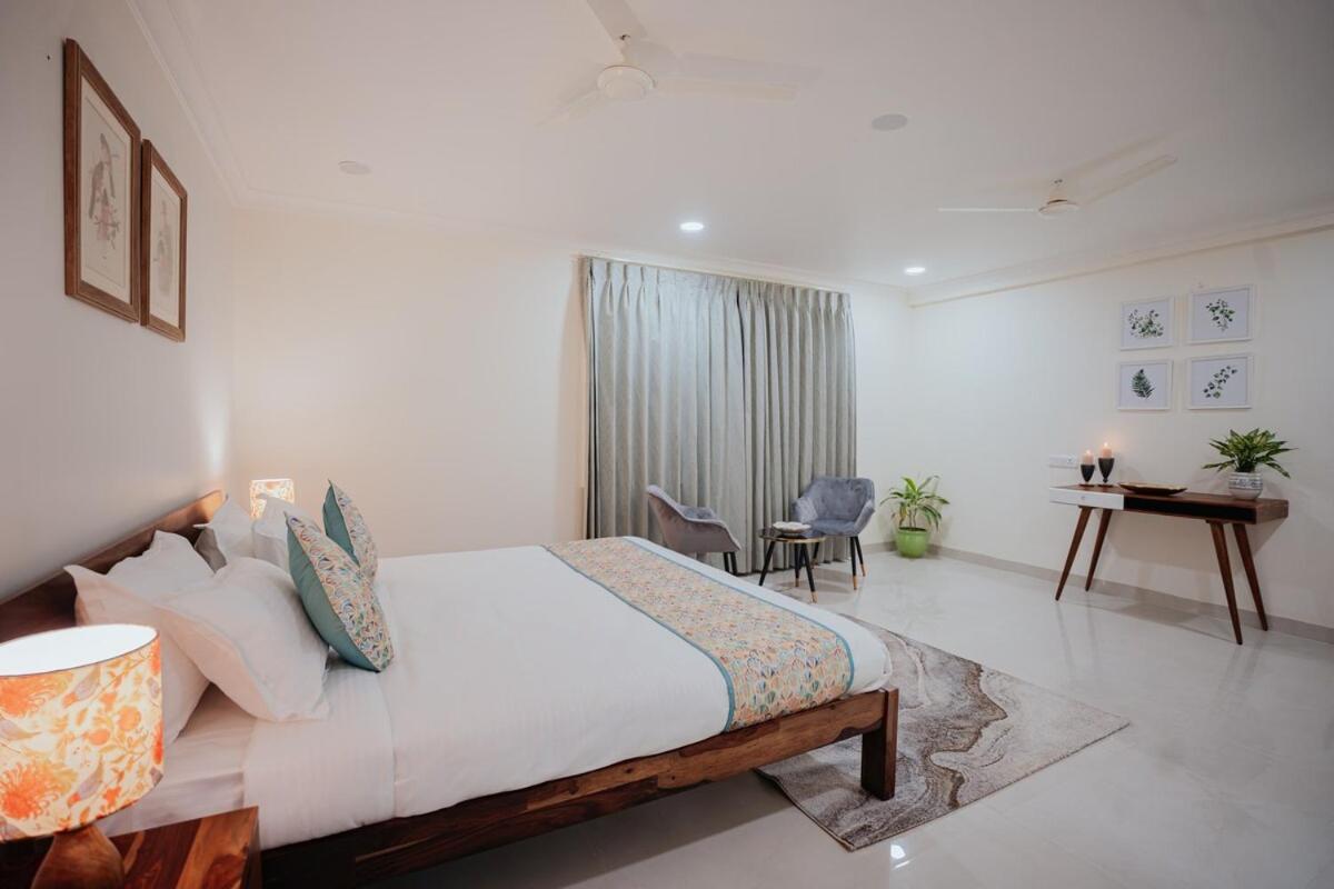 Apartment 4bhk Penthouse-amber In The Dunes, Amer Road *