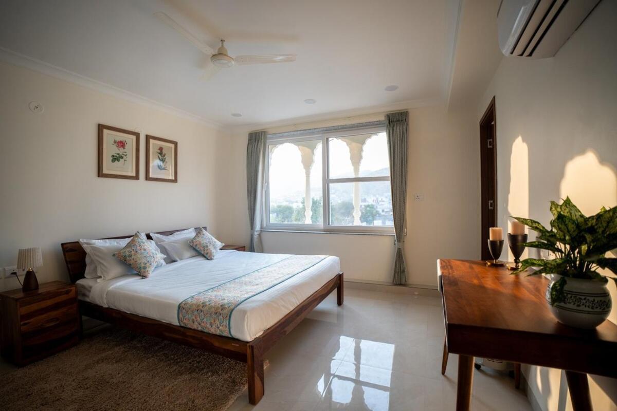 4bhk Penthouse-amber In The Dunes, Amer Road *