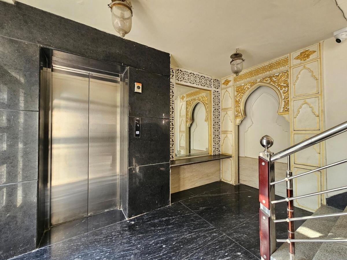 4bhk Penthouse-amber In The Dunes, Amer Road Apartment