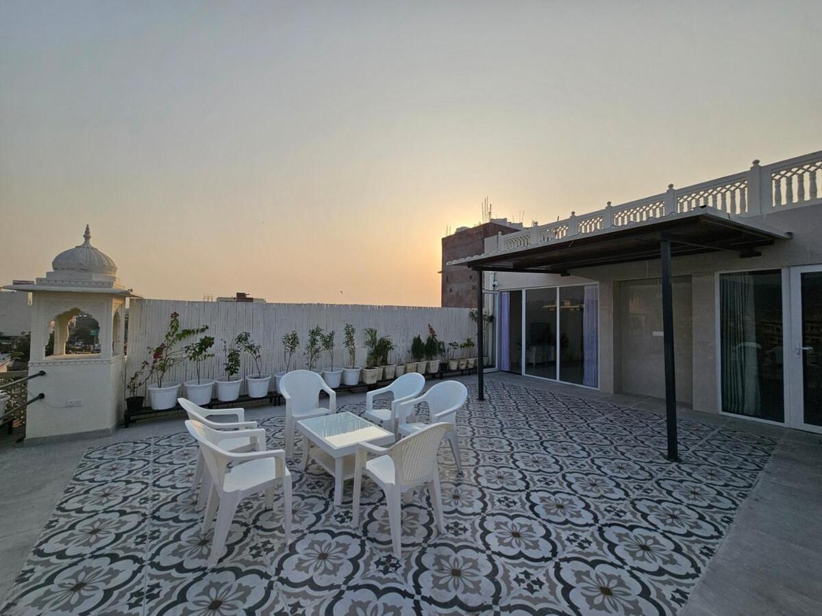 Apartment 4bhk Penthouse-amber In The Dunes, Amer Road