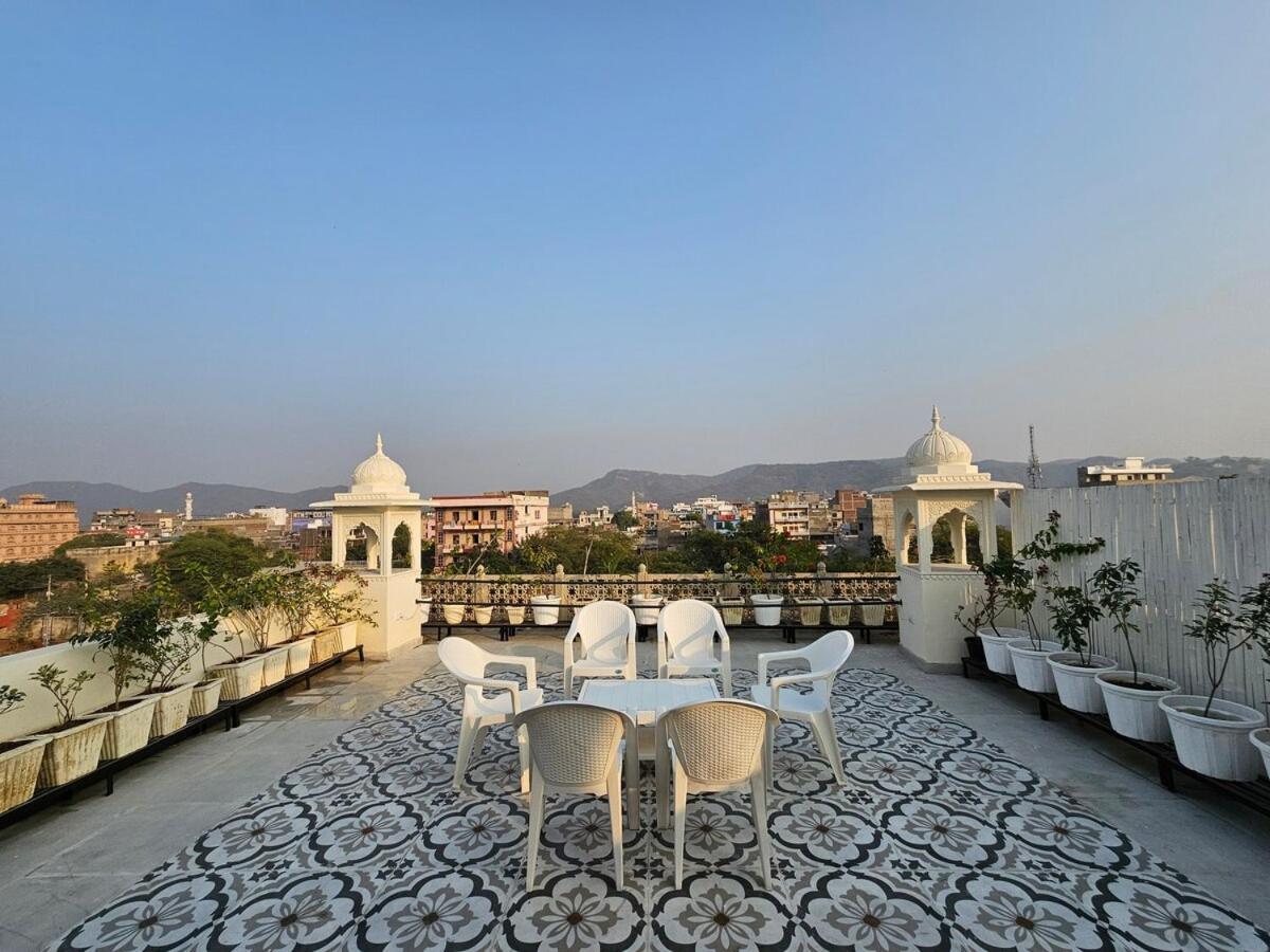 4bhk Penthouse-amber In The Dunes, Amer Road *