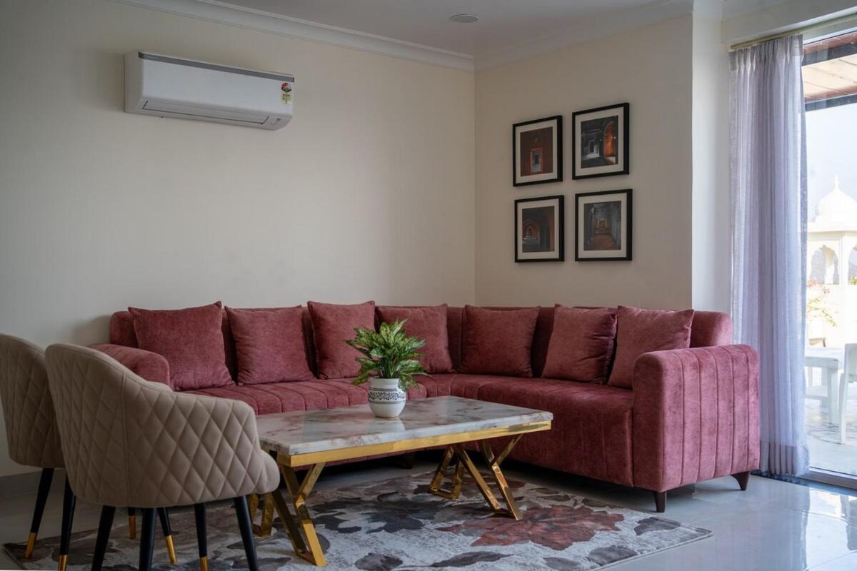 Apartment 4bhk Penthouse-amber In The Dunes, Amer Road *