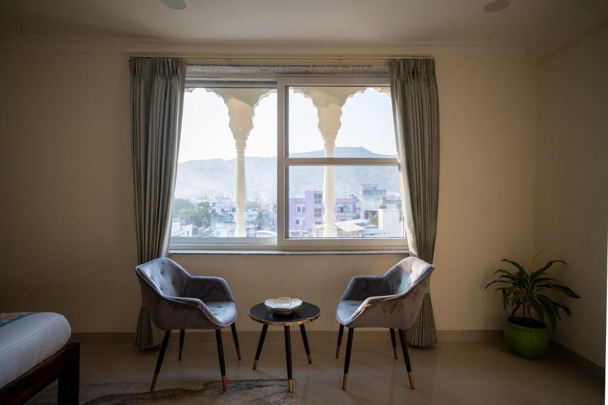 4bhk Penthouse-amber In The Dunes, Amer Road Apartment *