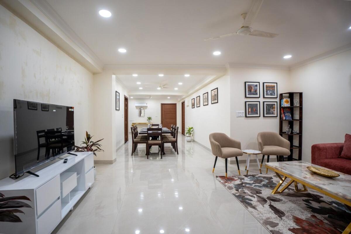 Apartment 4bhk Penthouse-amber In The Dunes, Amer Road *