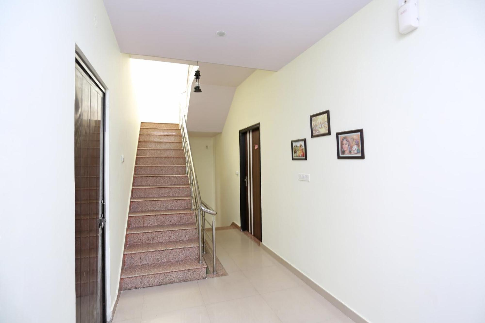 Fabhotel Majestic Heights Hotel