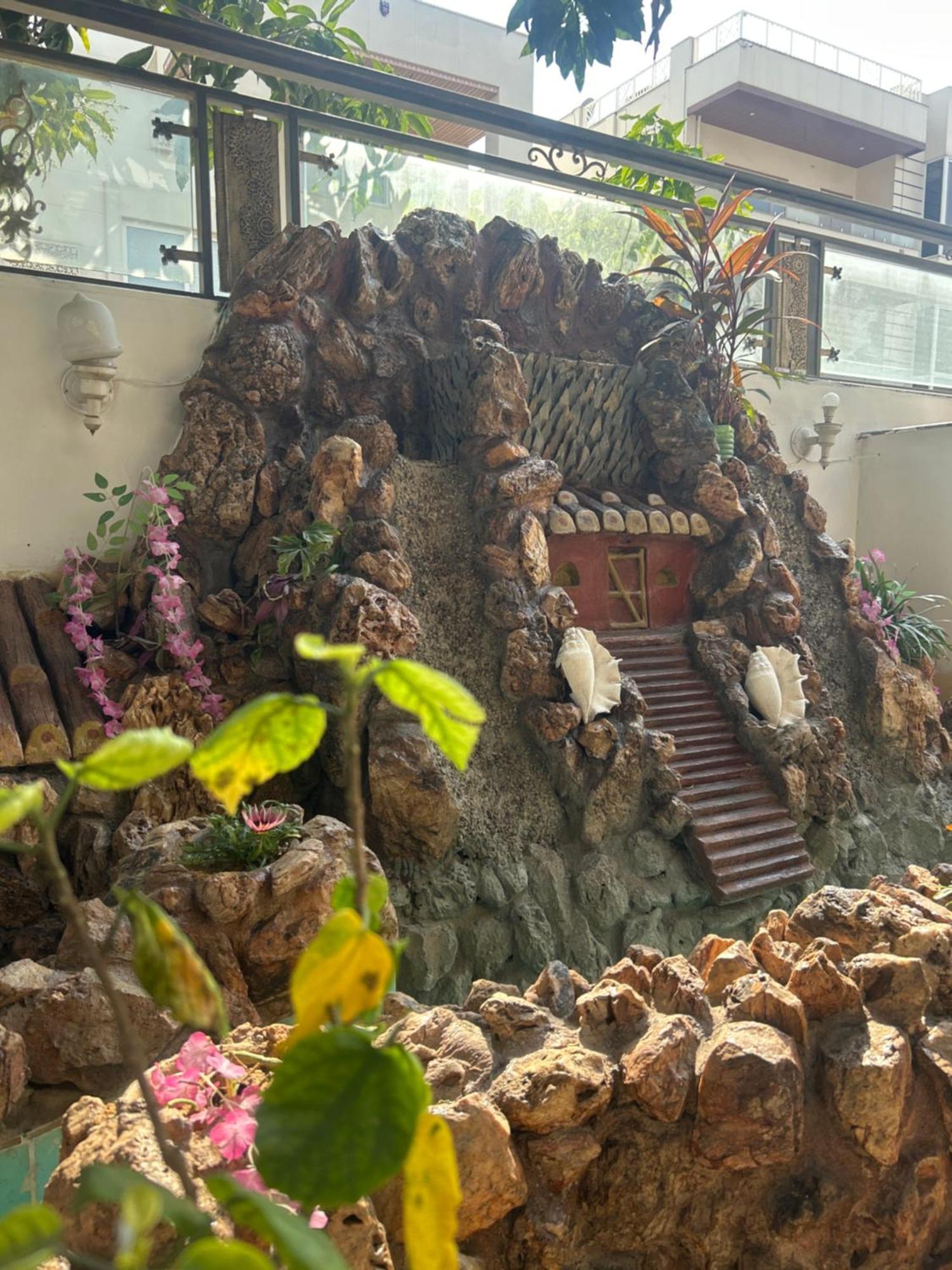 The Palace - A Boutique *