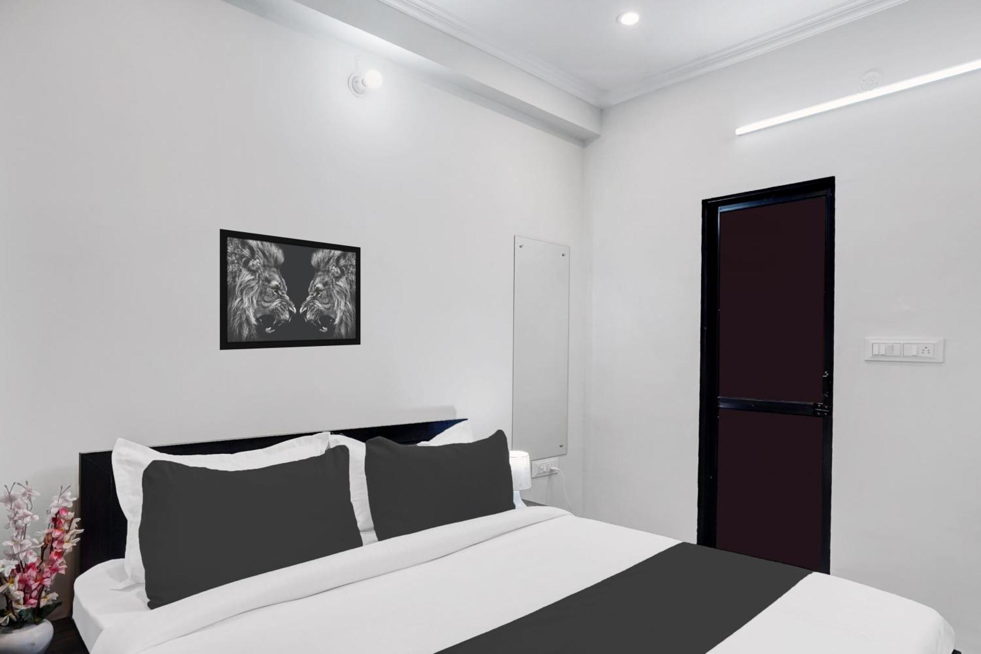 Hotel O Sunrise Palace Jaipur