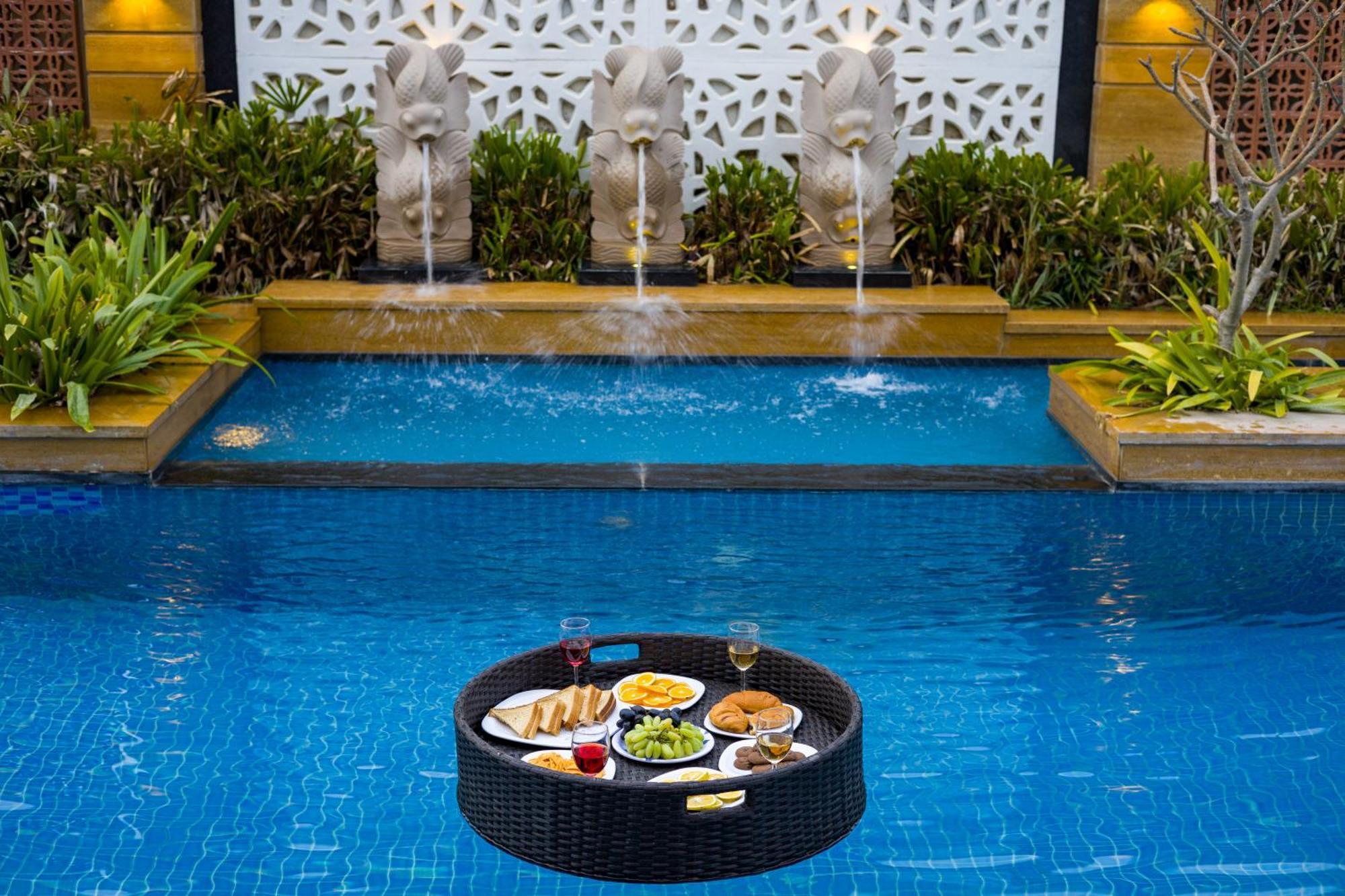Villa Elivaas Noahs Ark 3 Bhk With Pvt Pool, Garden & Gazebo *