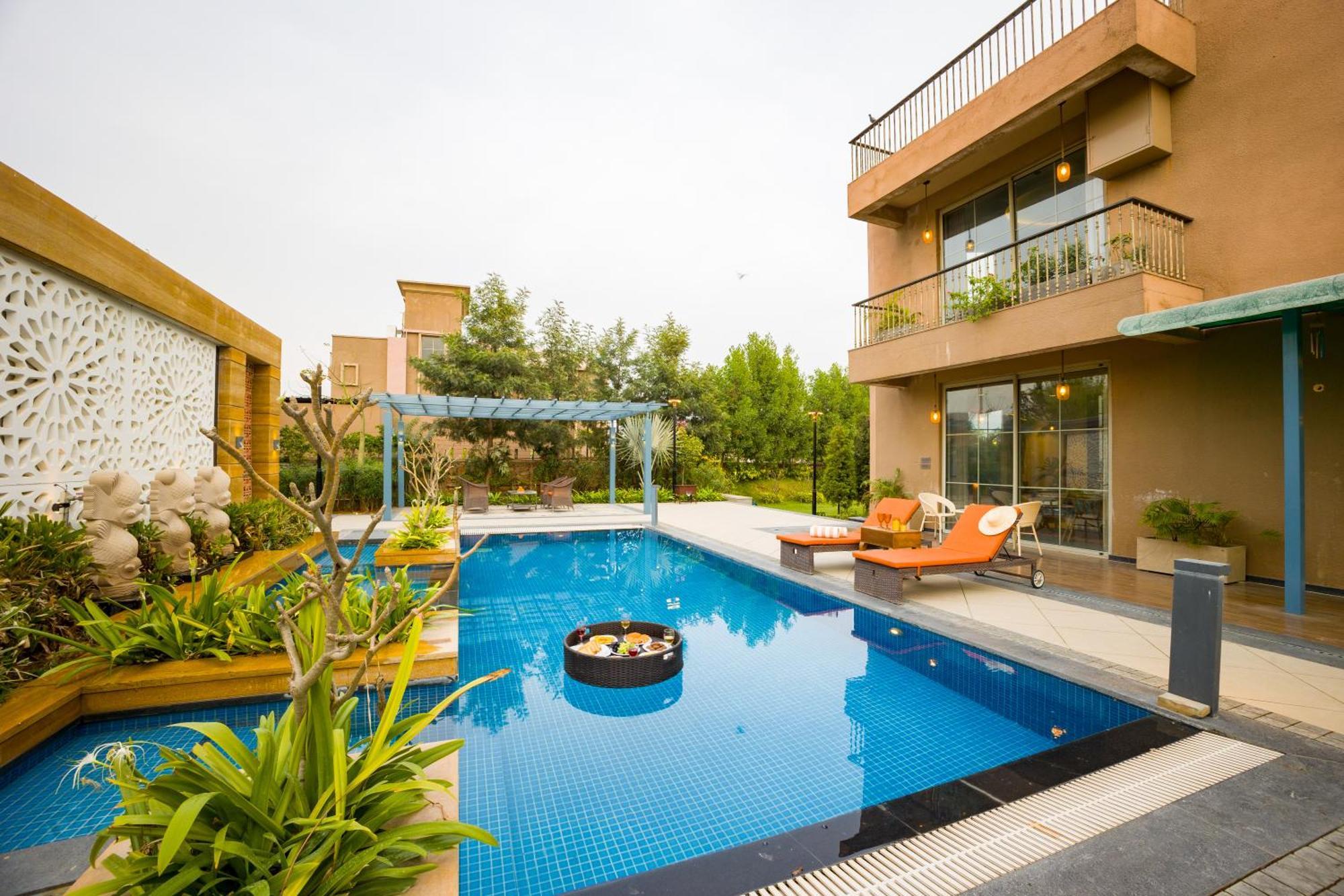 Elivaas Noahs Ark 3 Bhk With Pvt Pool, Garden & Gazebo Villa *