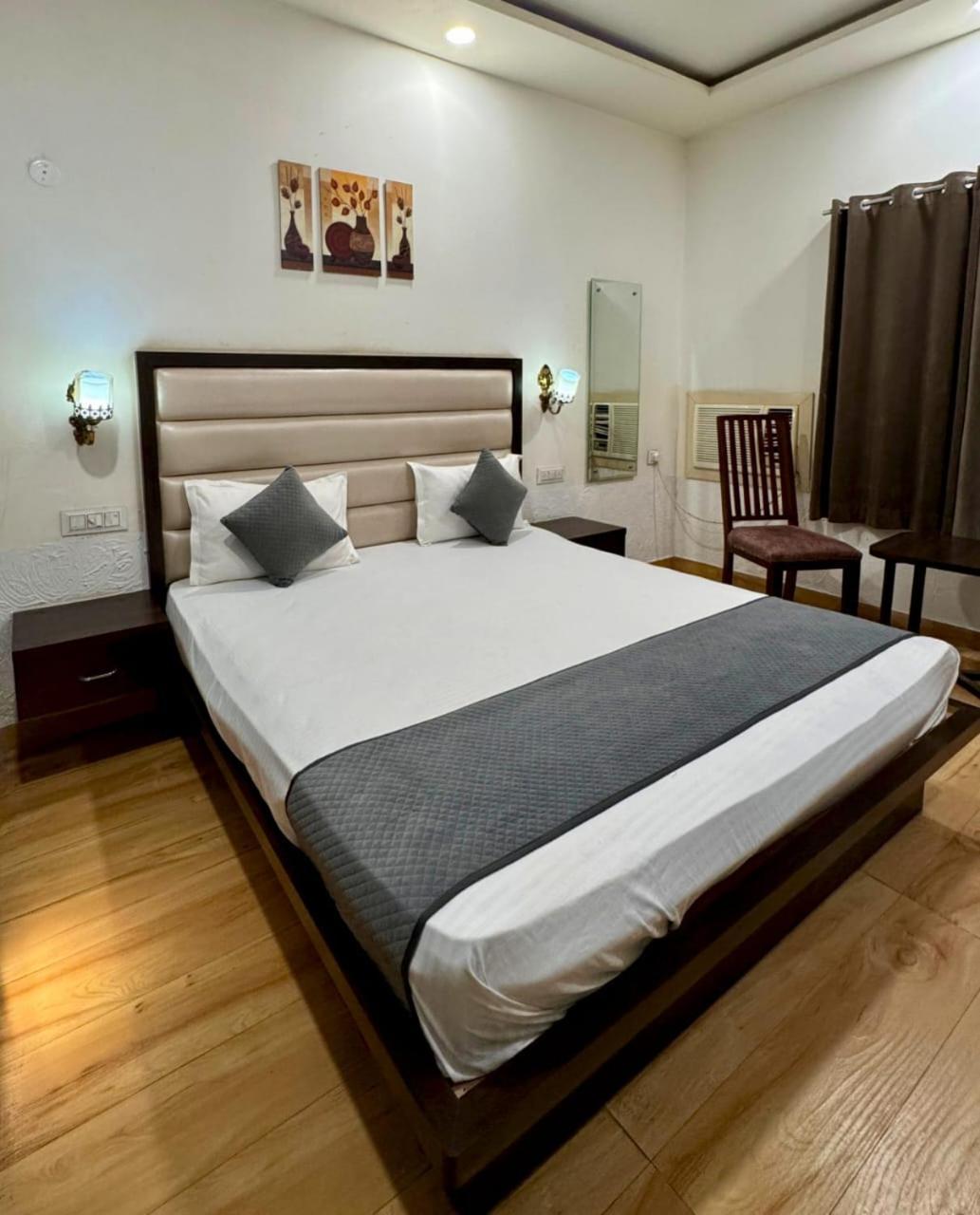 Sparkle Hotel