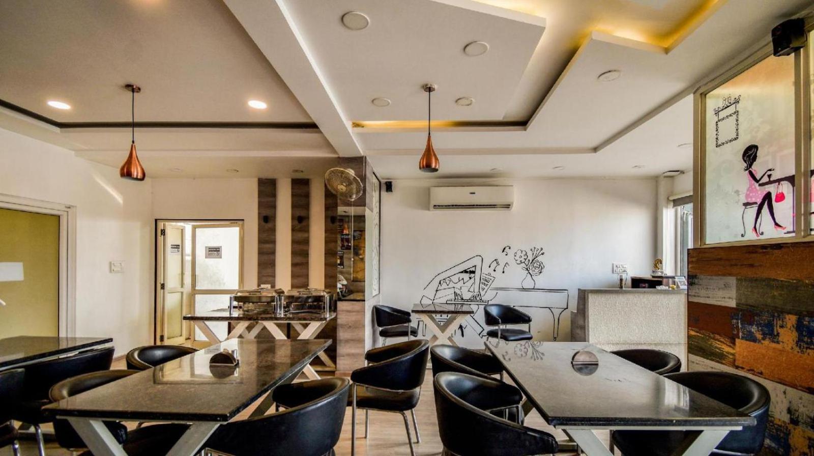 Luxurs Gopal Nagar