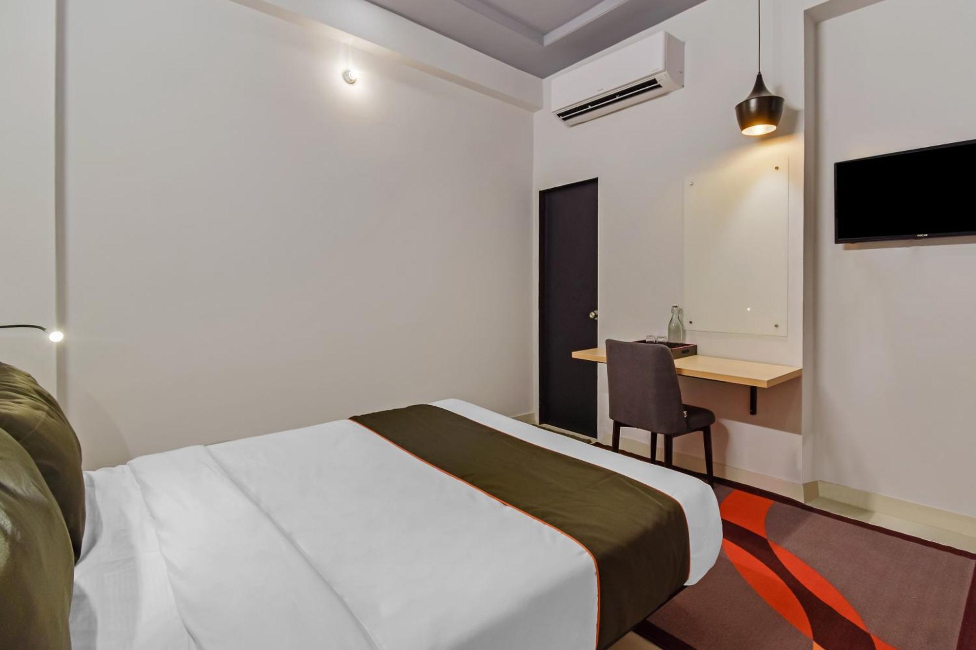 Hotel Super Collection O Govind Marg