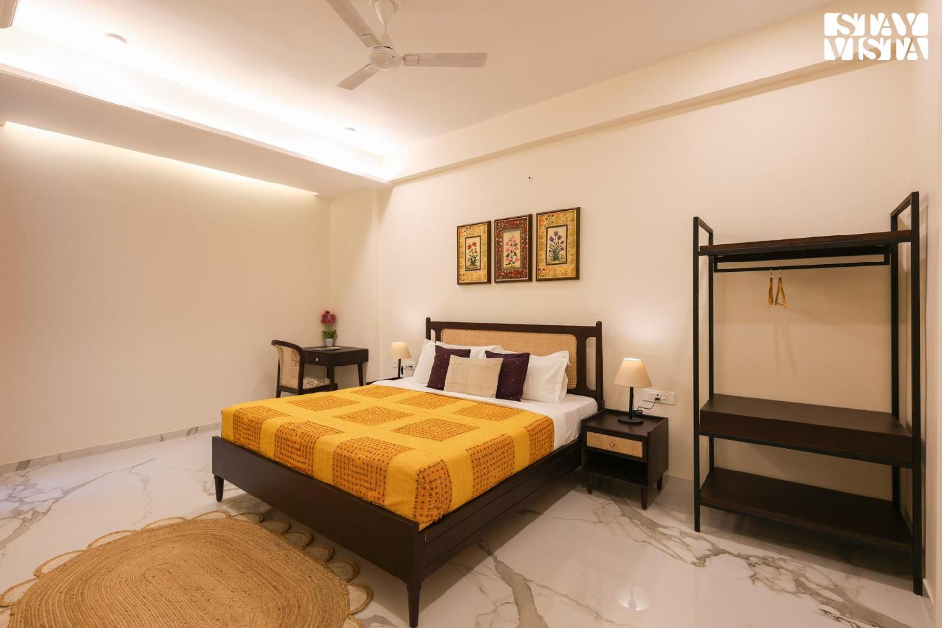 Stayvista At Sabora White With Wi-fi, Ac Apartment