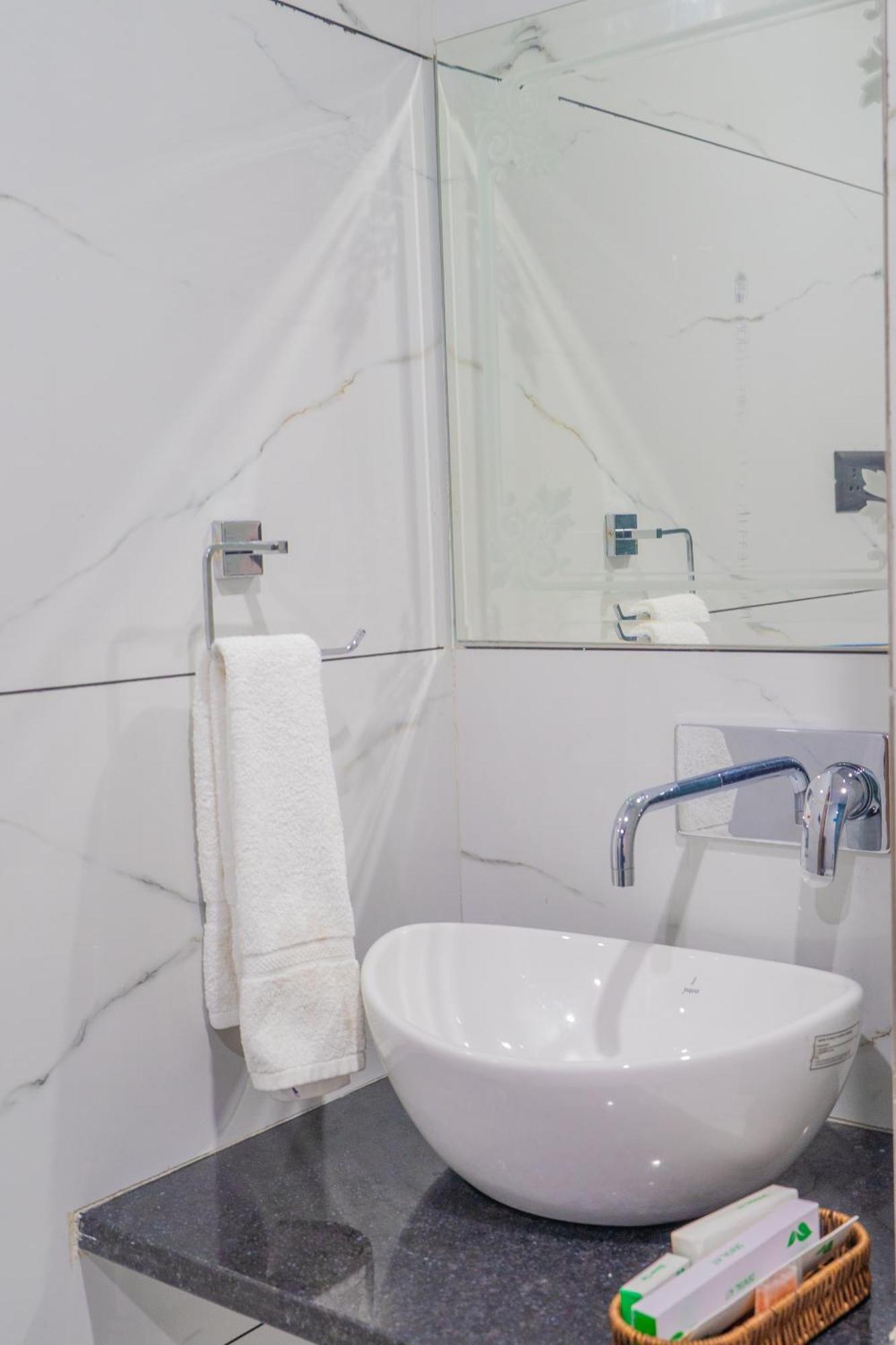 Hotel De Grand Dwarka-near Airport