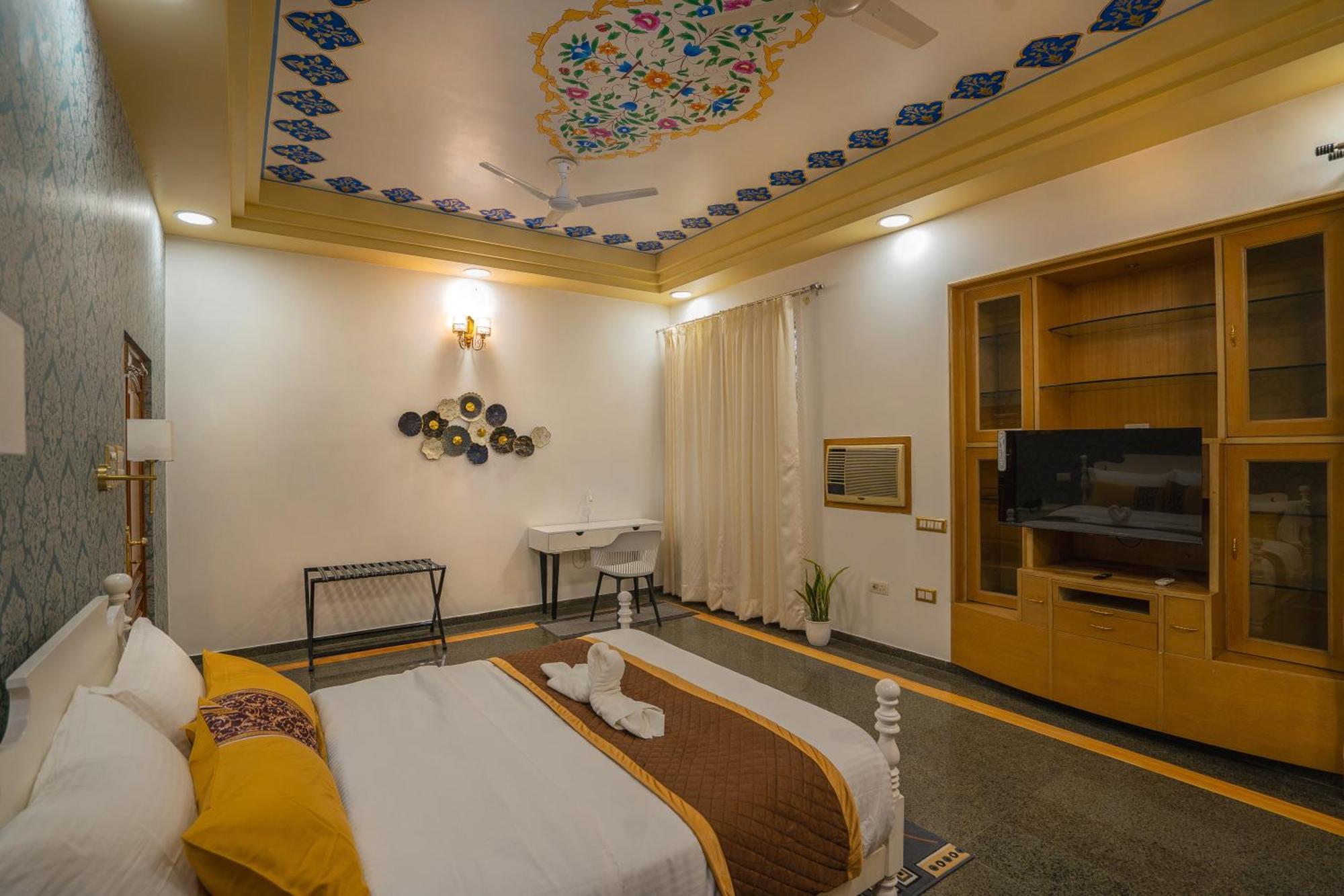 Inn The Palace - A Boutique *