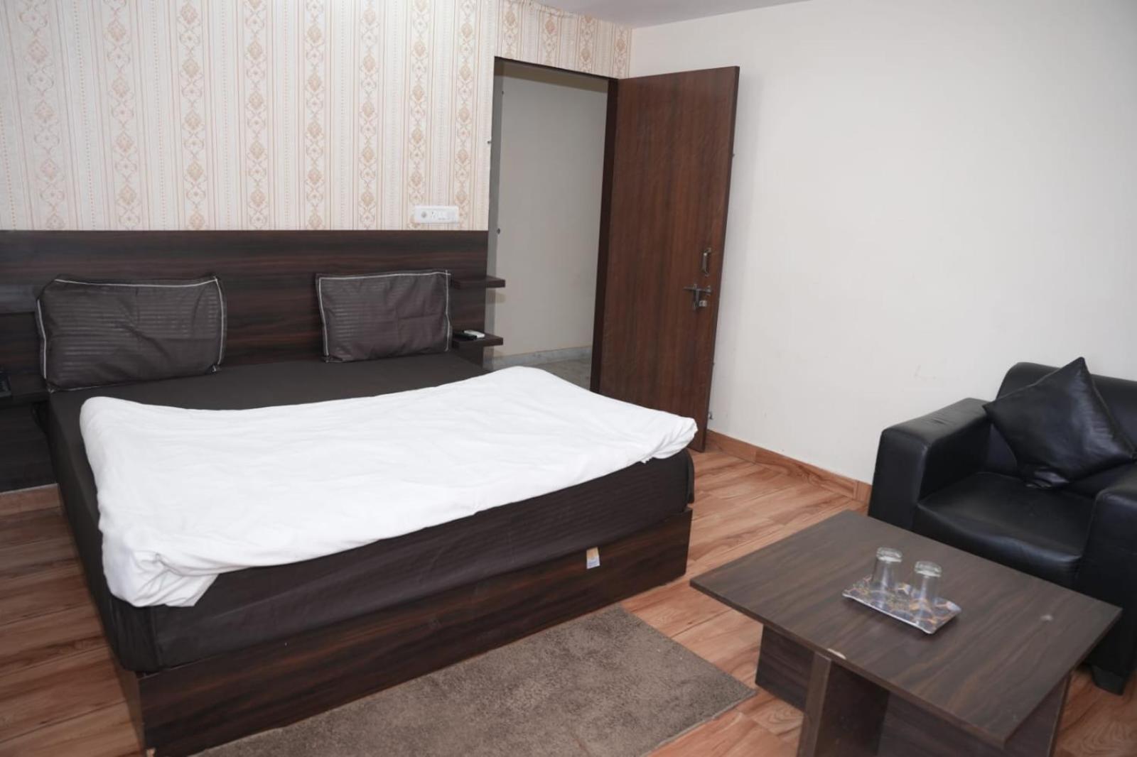 Hotel The Lotus Prime