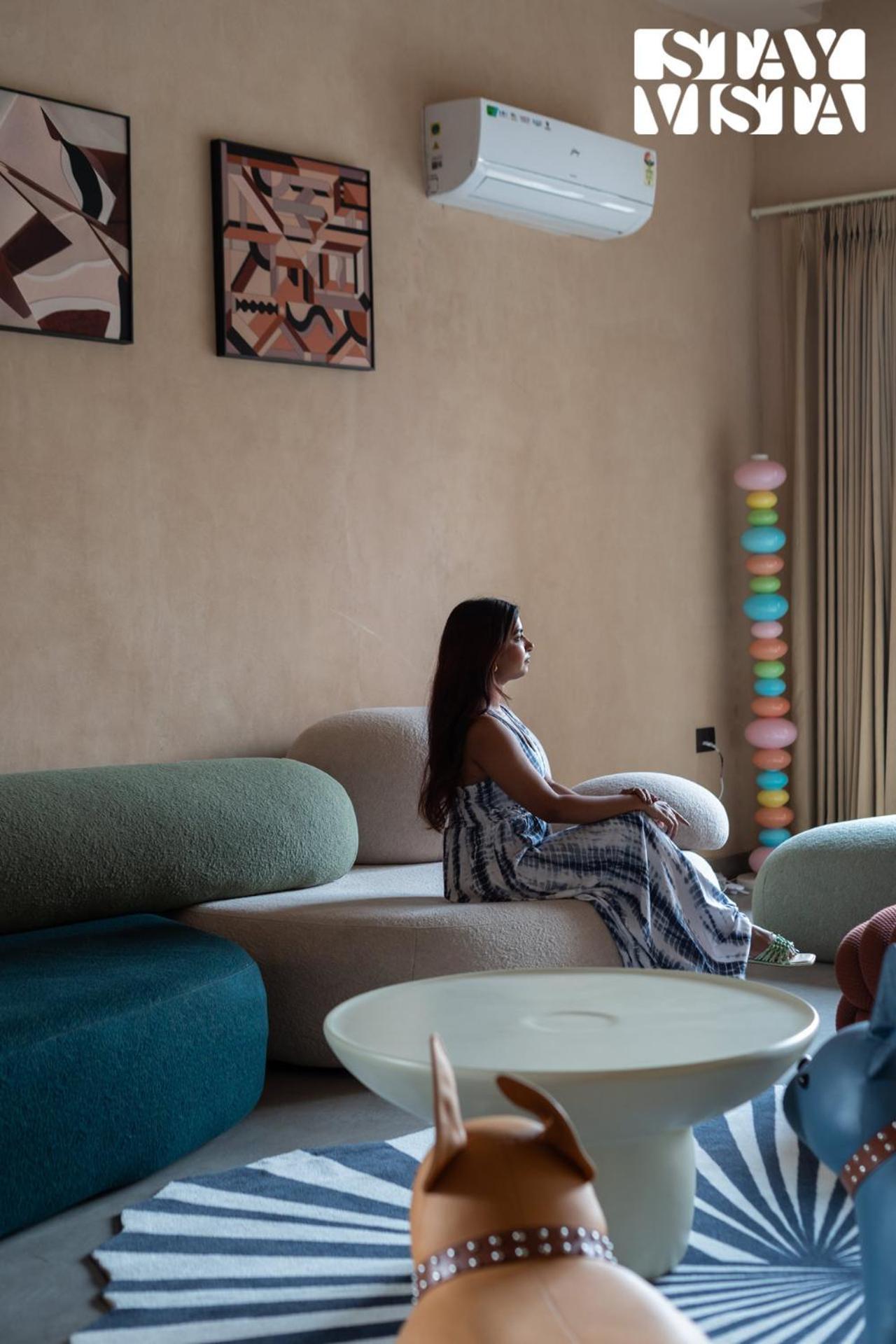 Stayvista At Urban Escape - 2 Pools, Lawn & Wifi Villa