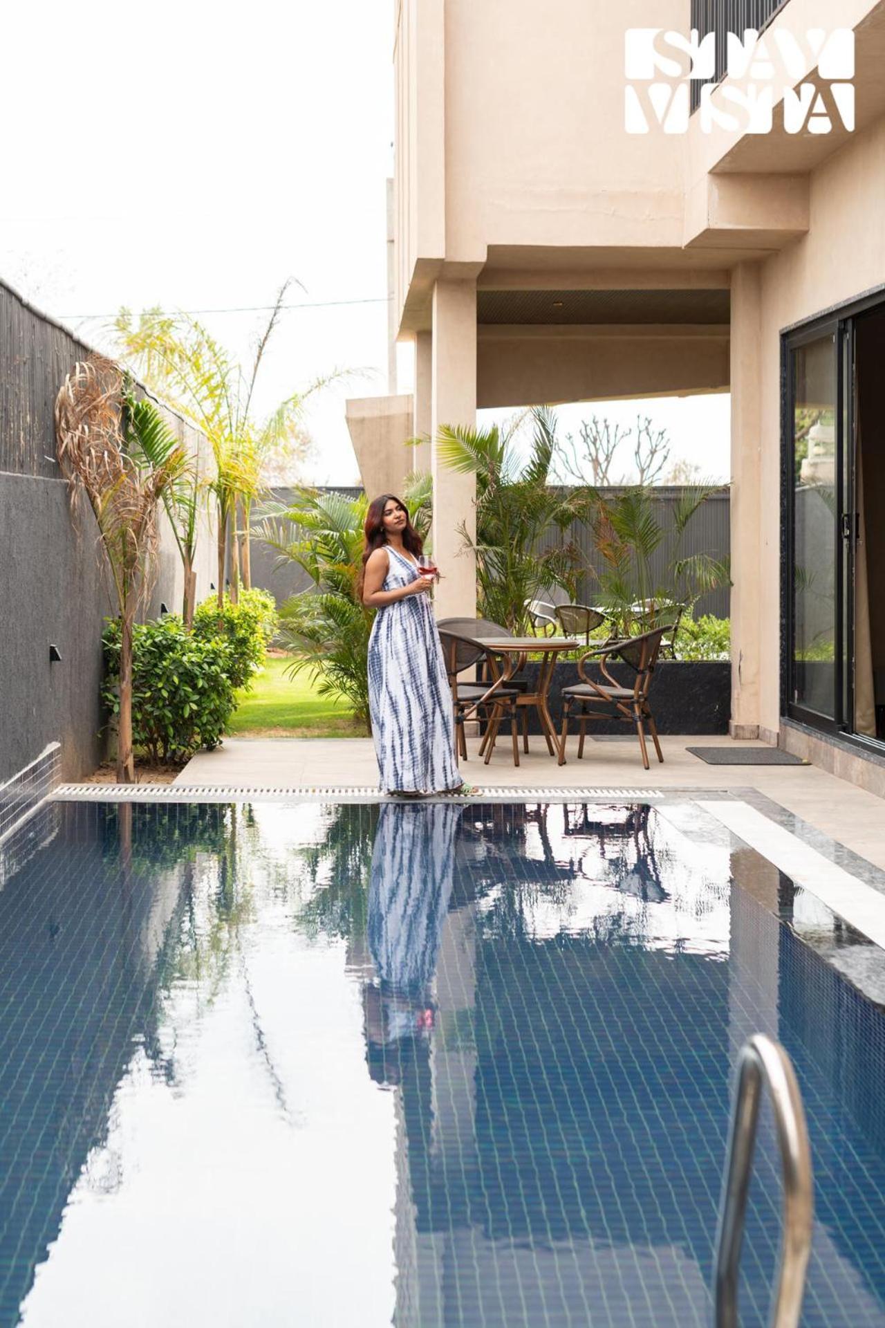 Villa Stayvista At Urban Escape - 2 Pools, Lawn & Wifi