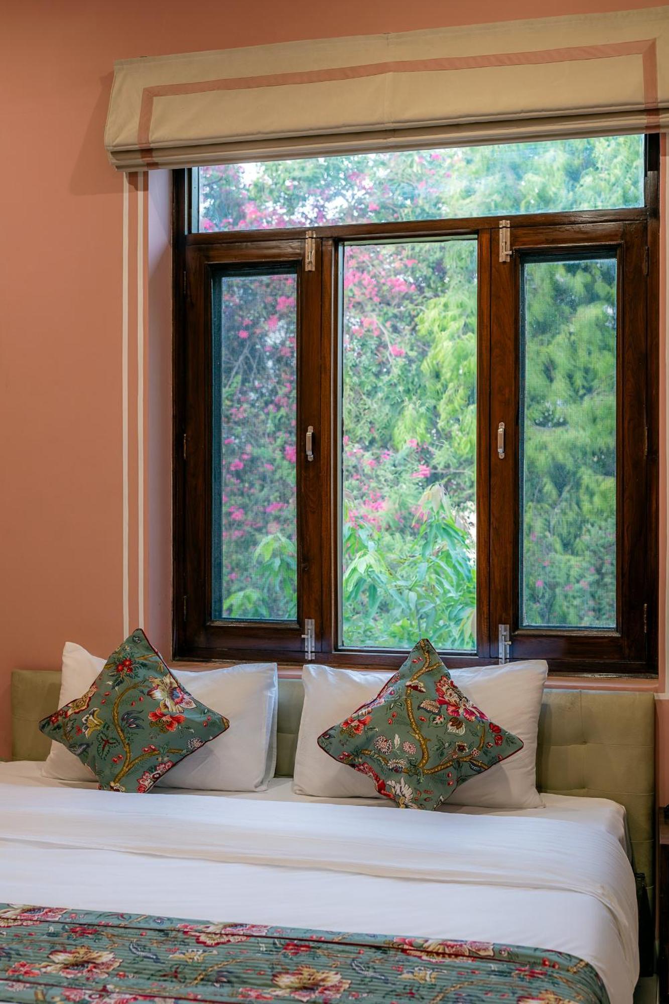 Nine Palms Hotel Jaipur