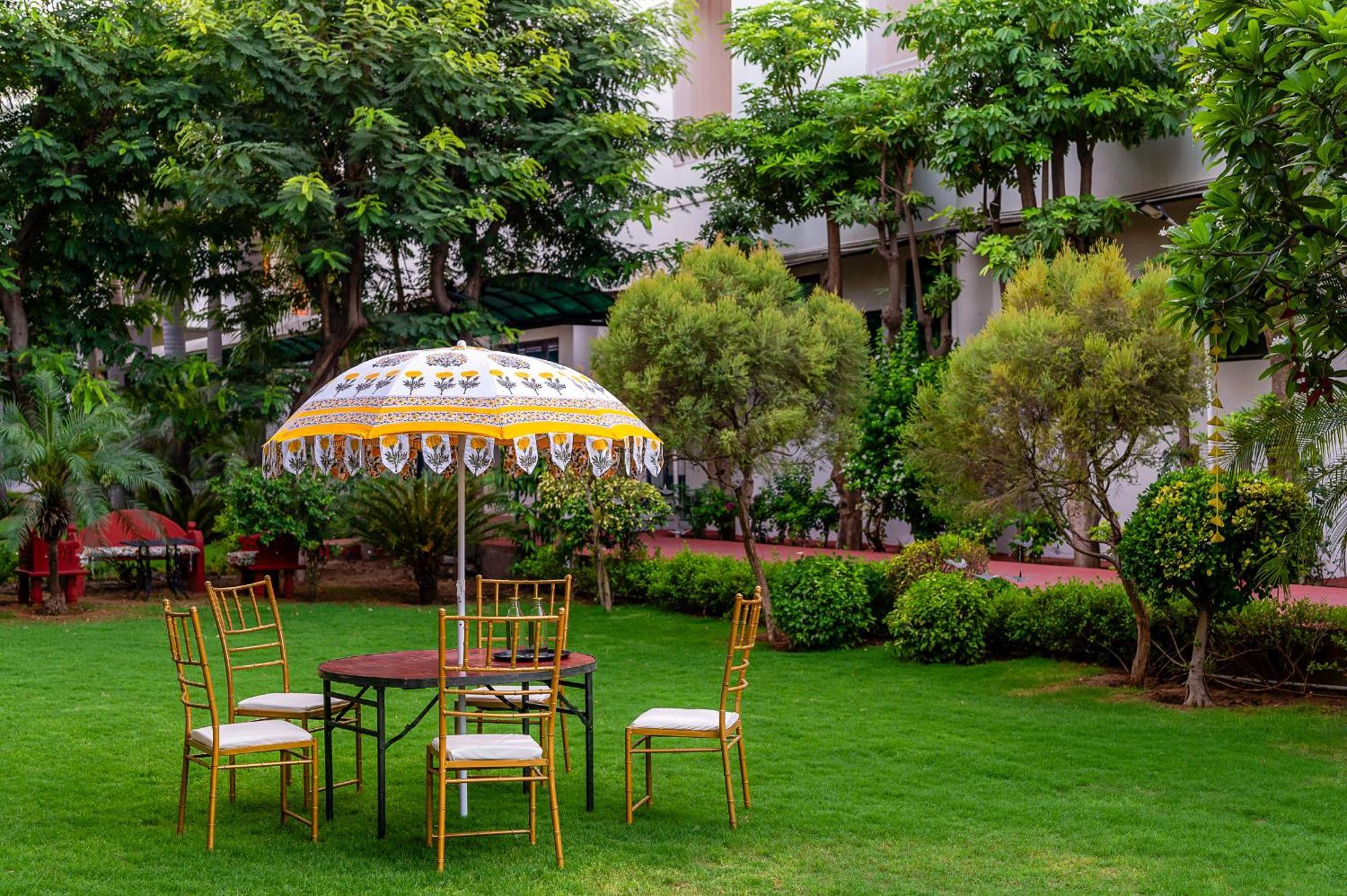 Nine Palms Hotel Jaipur