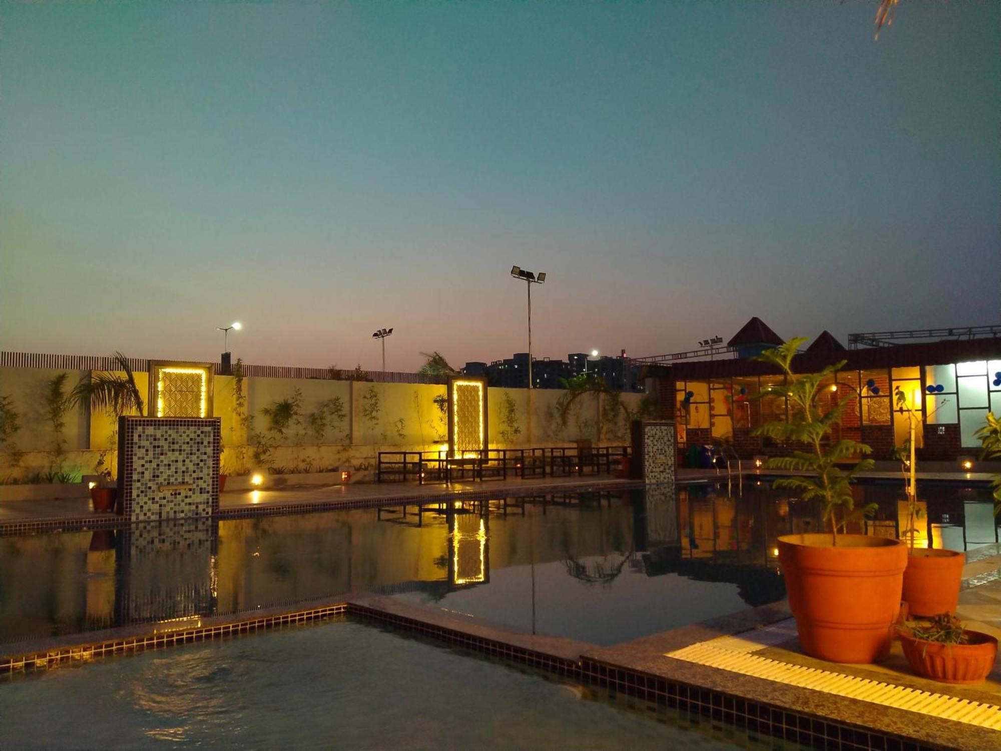 Sparkle Hotel 3*