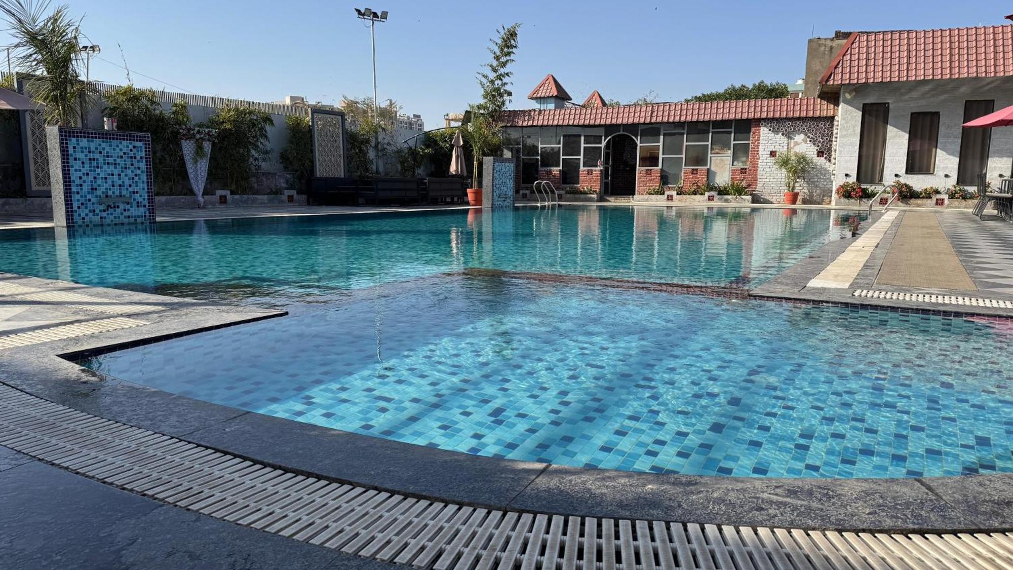 Hotel Sparkle 3*